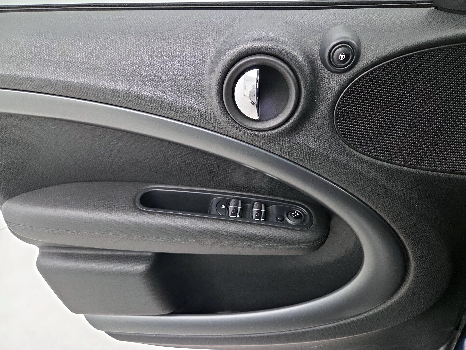 Thumbnail: 2016 MINI Cooper Countryman - 12