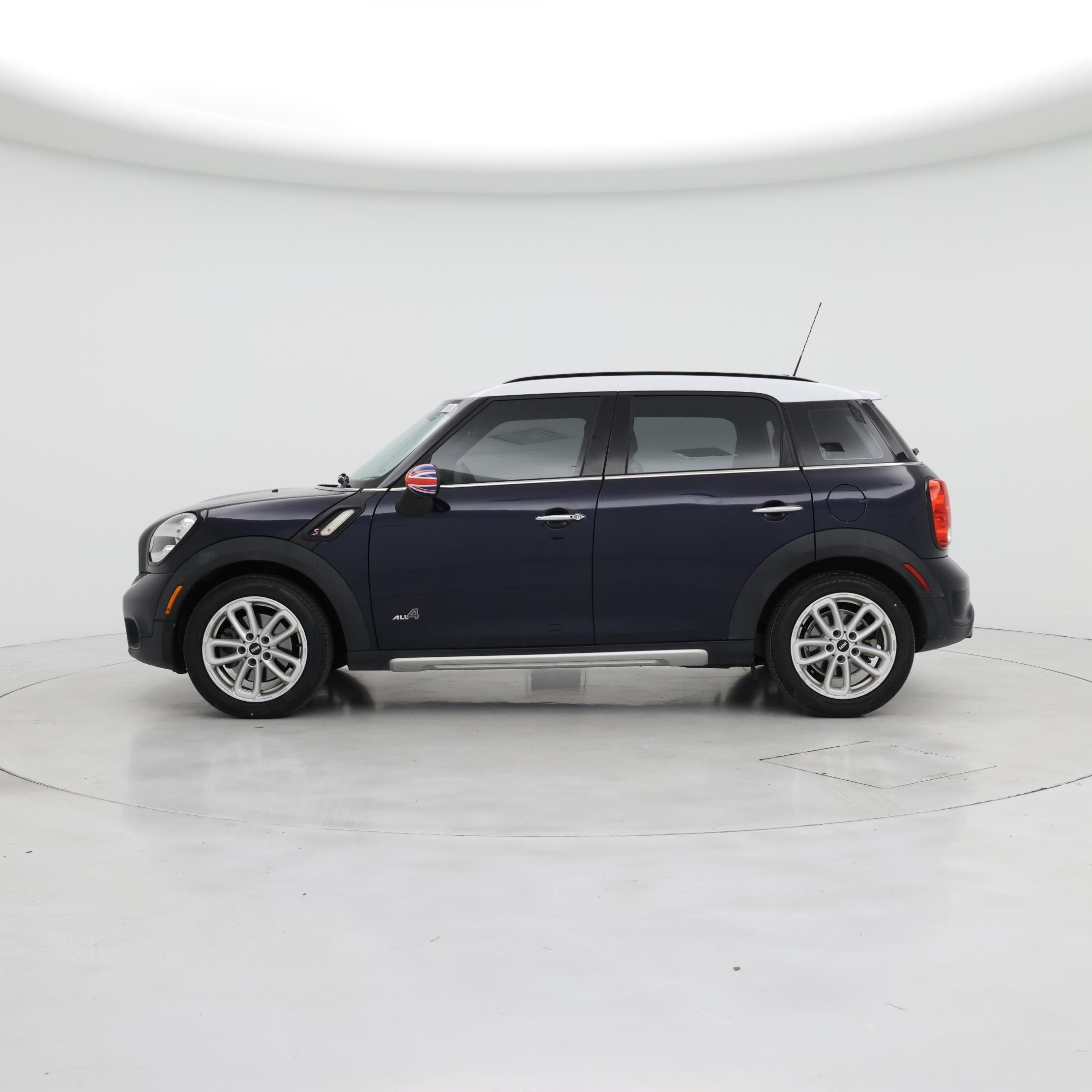 Thumbnail: 2016 MINI Cooper Countryman - 3