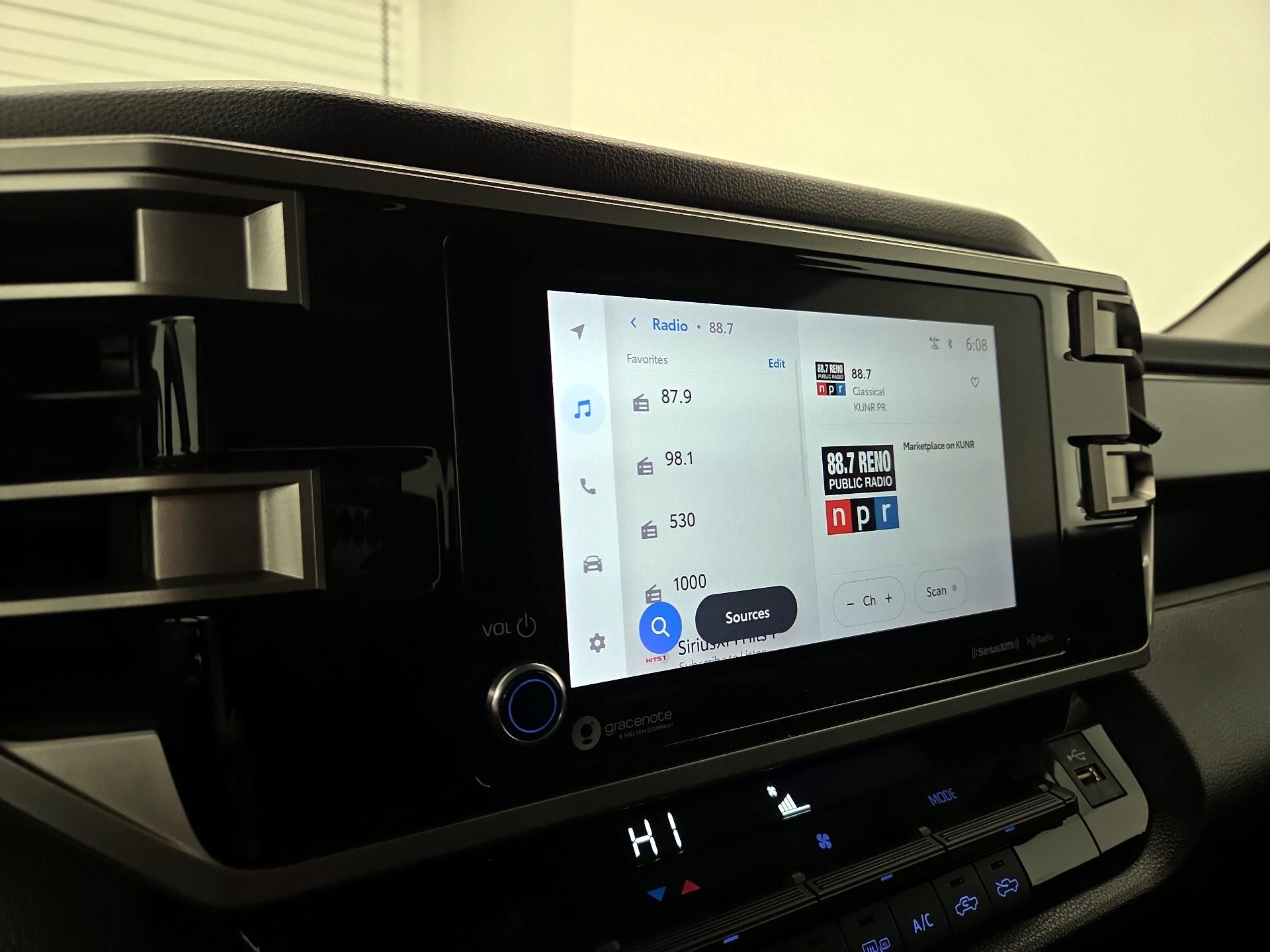 Thumbnail: 2022 Toyota Tundra - 15