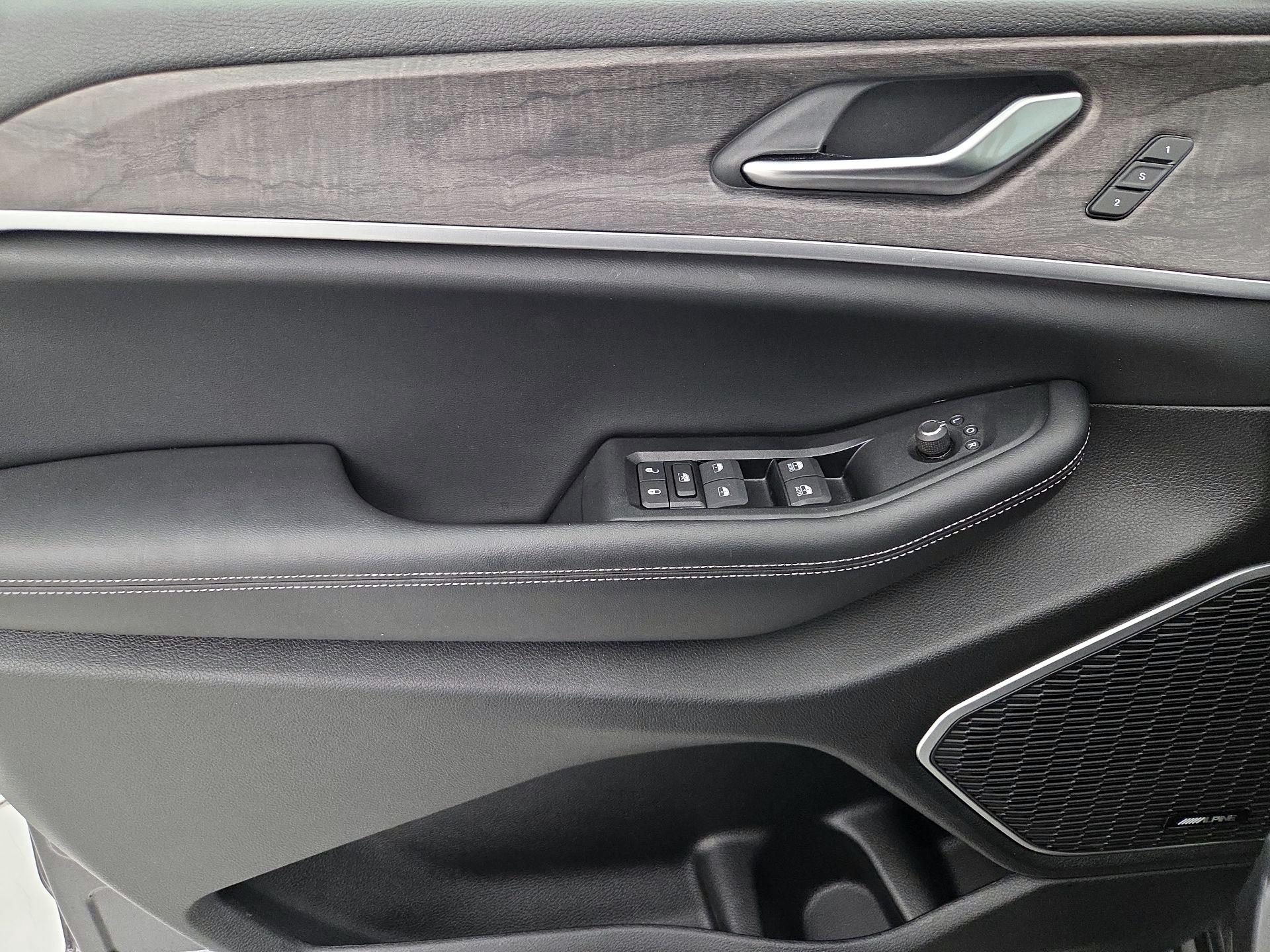 Thumbnail: 2024 Jeep Grand Cherokee - 12