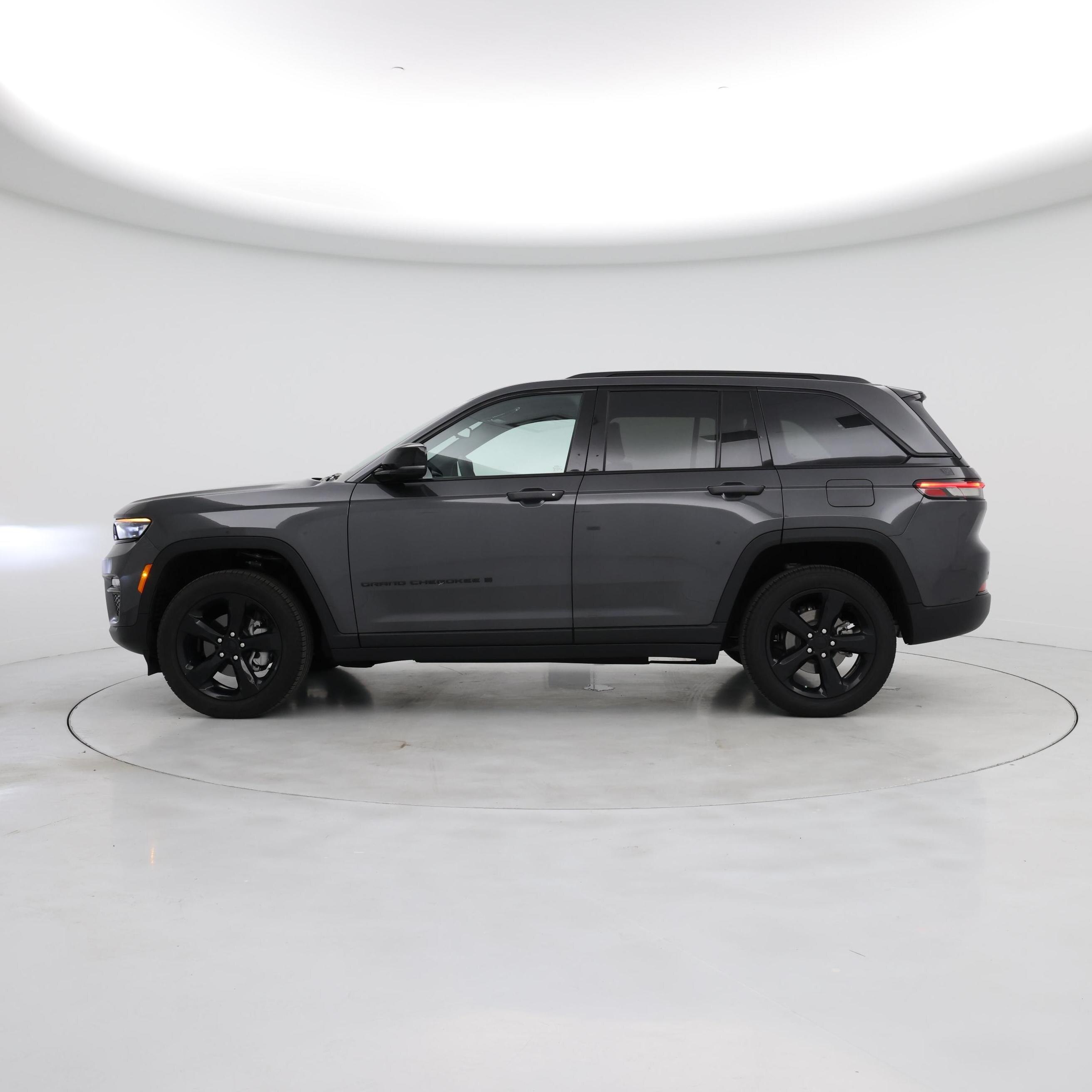 Thumbnail: 2024 Jeep Grand Cherokee - 3