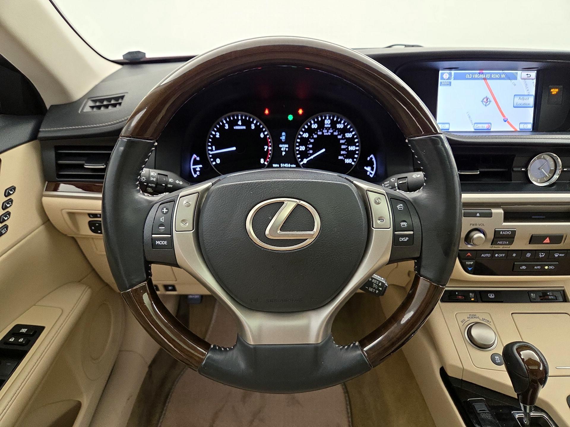 Thumbnail: 2014 Lexus ES - 10