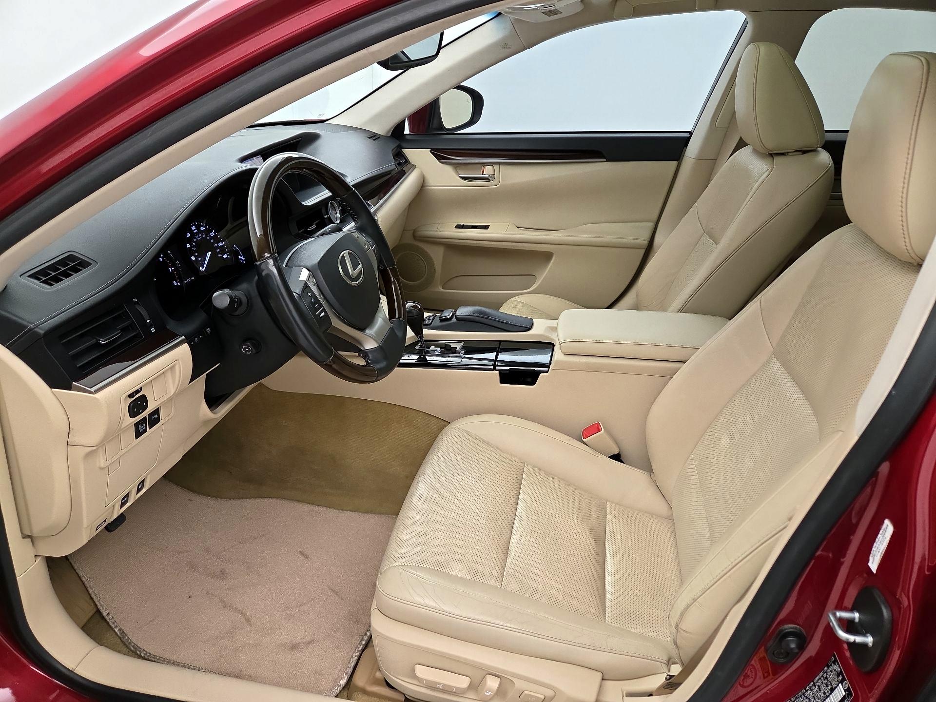 Thumbnail: 2014 Lexus ES - 11