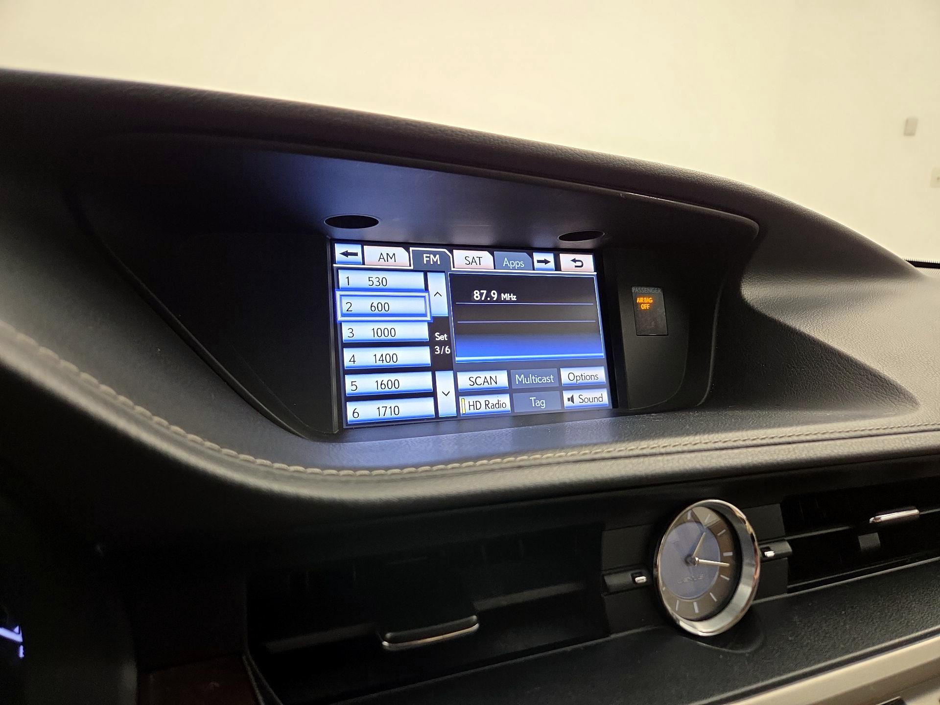 Thumbnail: 2014 Lexus ES - 16