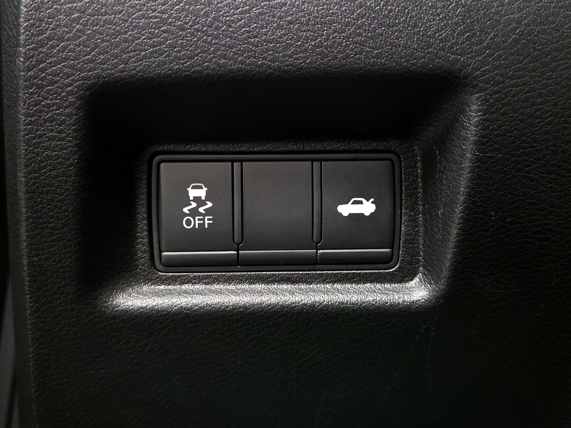 Thumbnail: 2019 INFINITI Q50 - 13