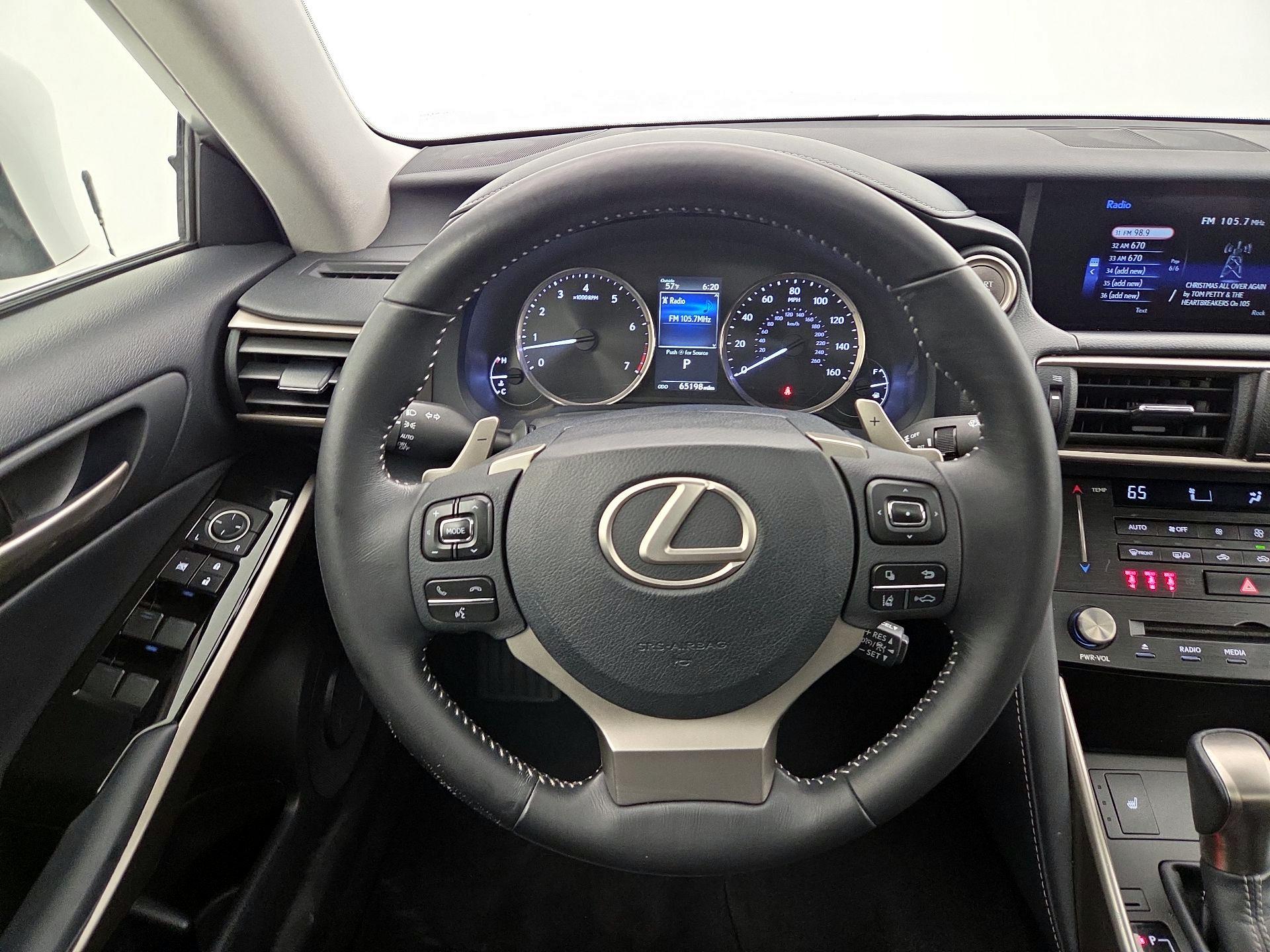 Thumbnail: 2017 Lexus IS - 10