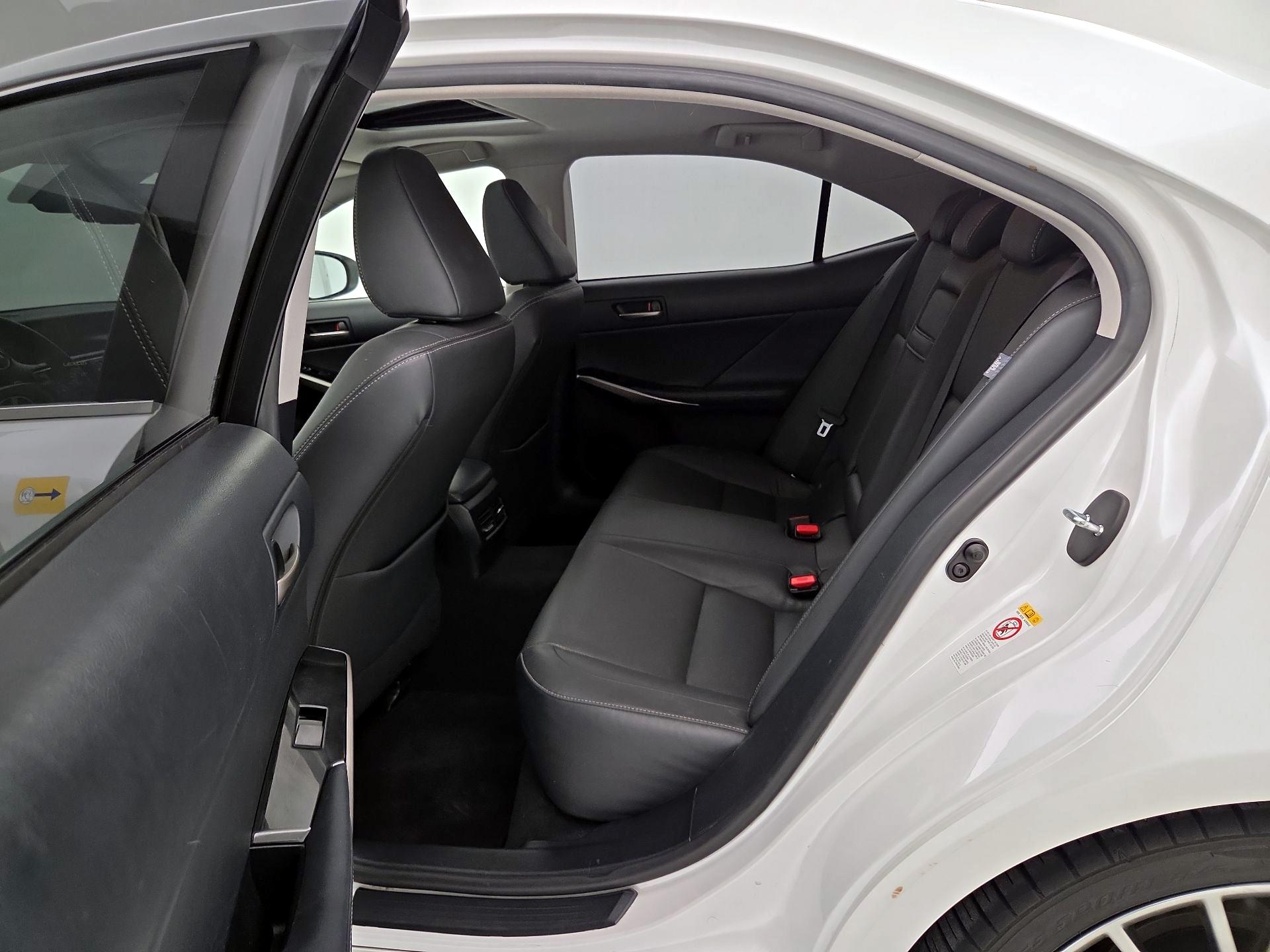 Thumbnail: 2017 Lexus IS - 20