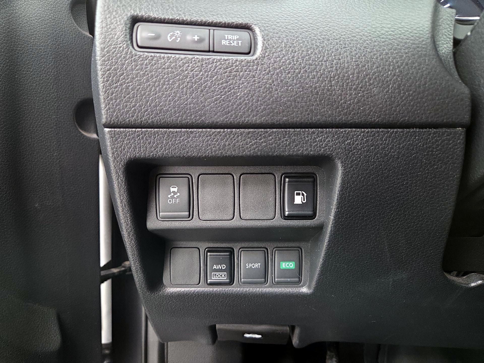 Thumbnail: 2018 Nissan Rogue - 13