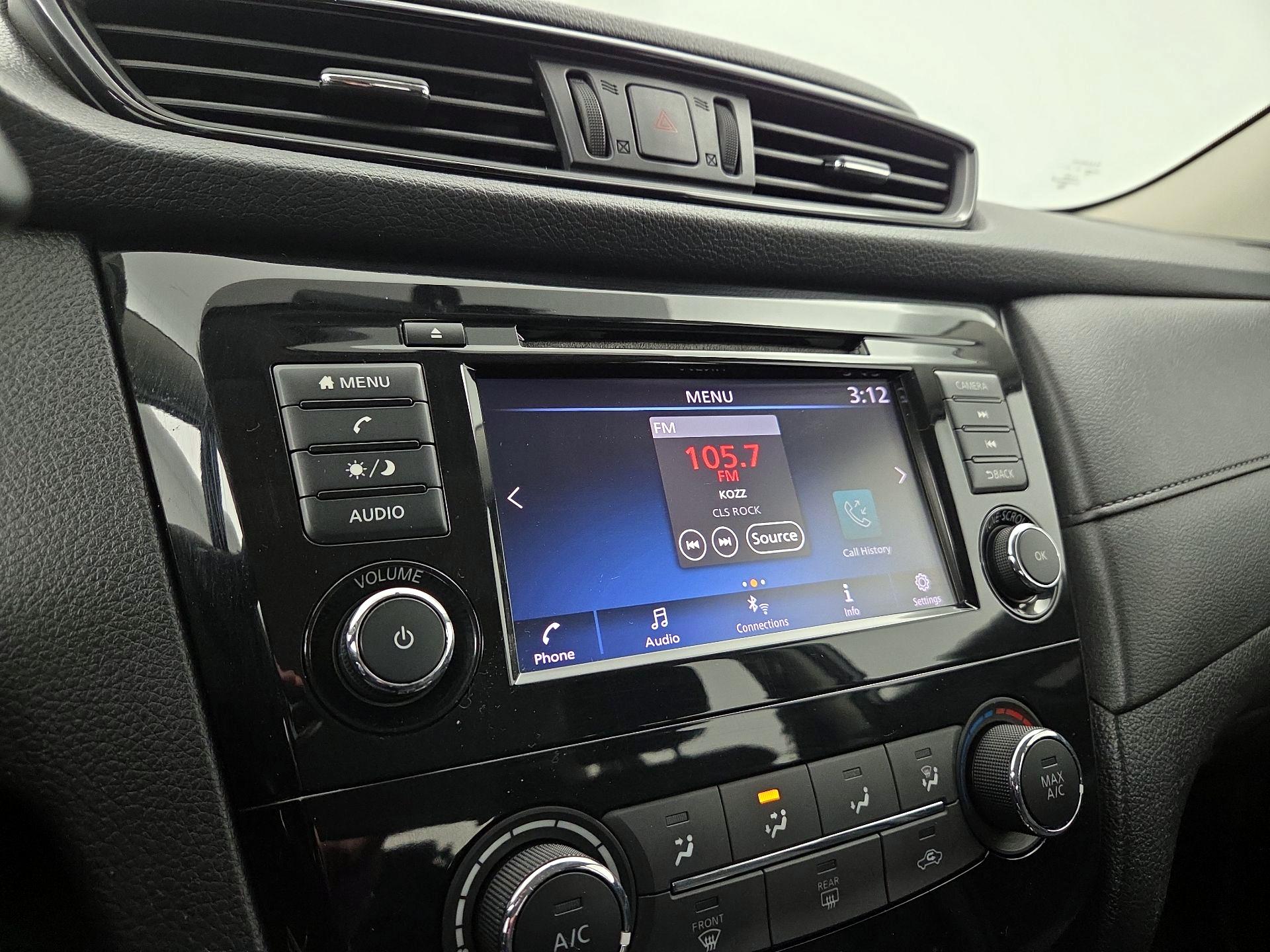 Thumbnail: 2018 Nissan Rogue - 15