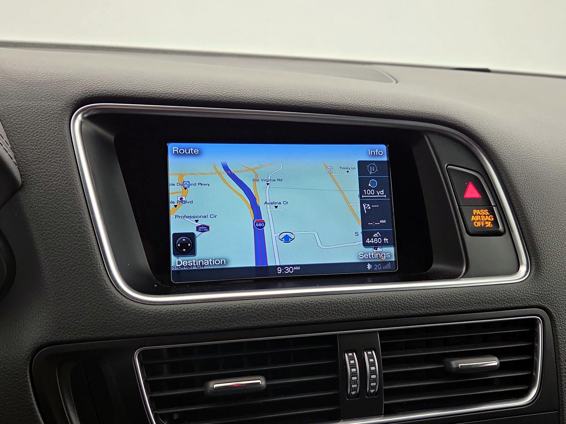 Thumbnail: 2016 Audi SQ5 - 14