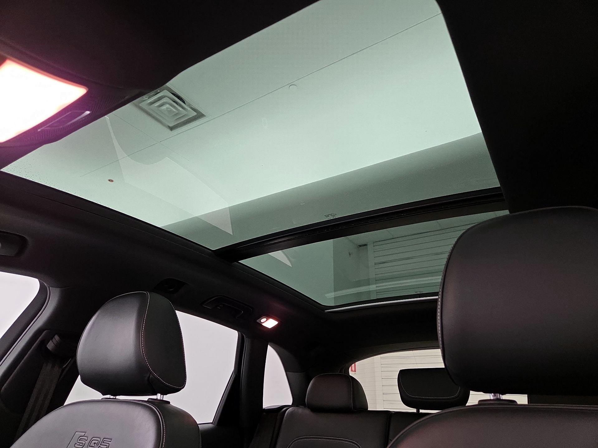 Thumbnail: 2016 Audi SQ5 - 19