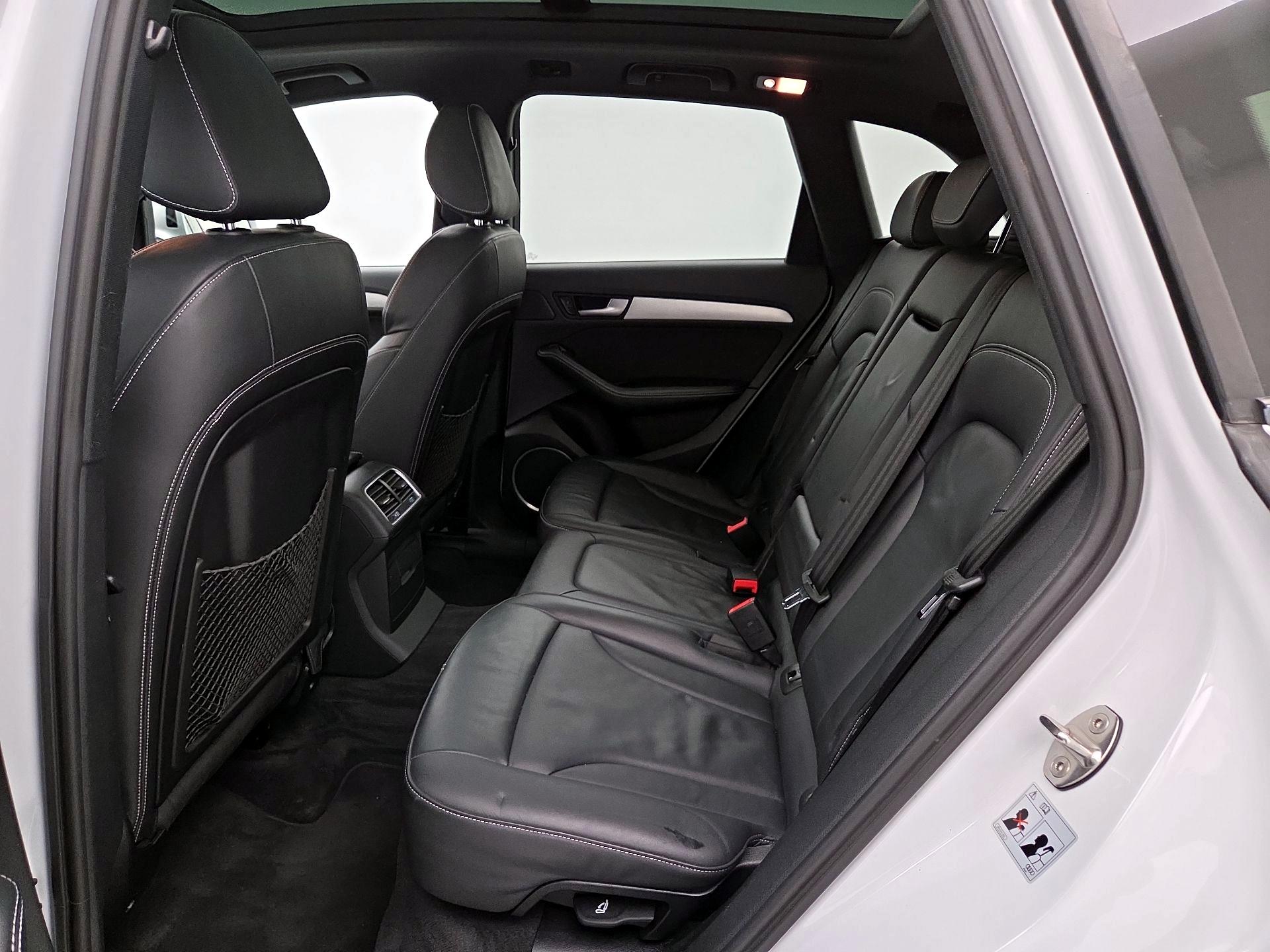 Thumbnail: 2016 Audi SQ5 - 20