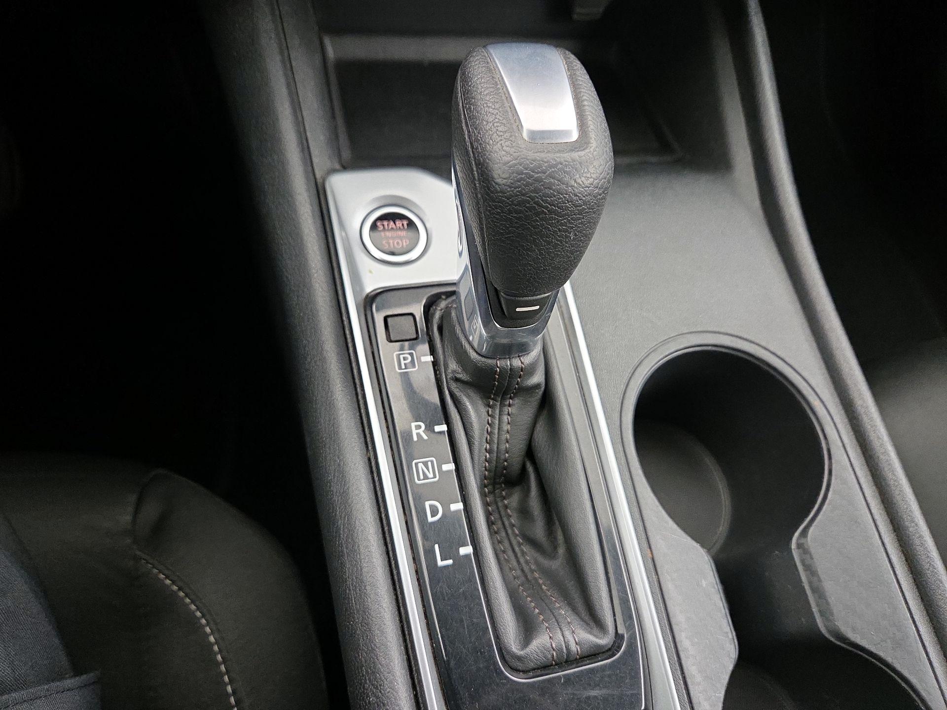 Thumbnail: 2020 Nissan Altima - 17