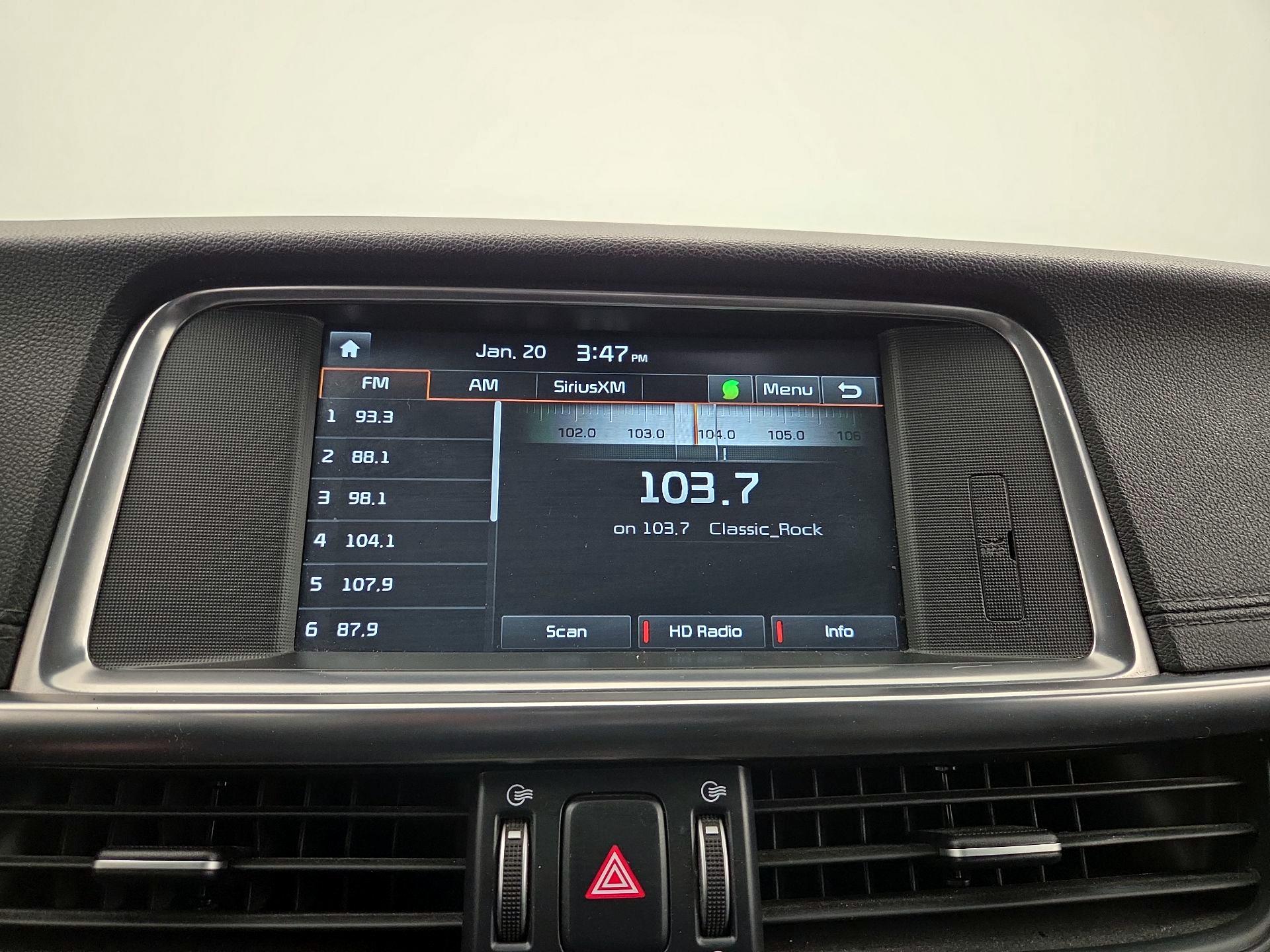 Thumbnail: 2017 Kia Optima - 16