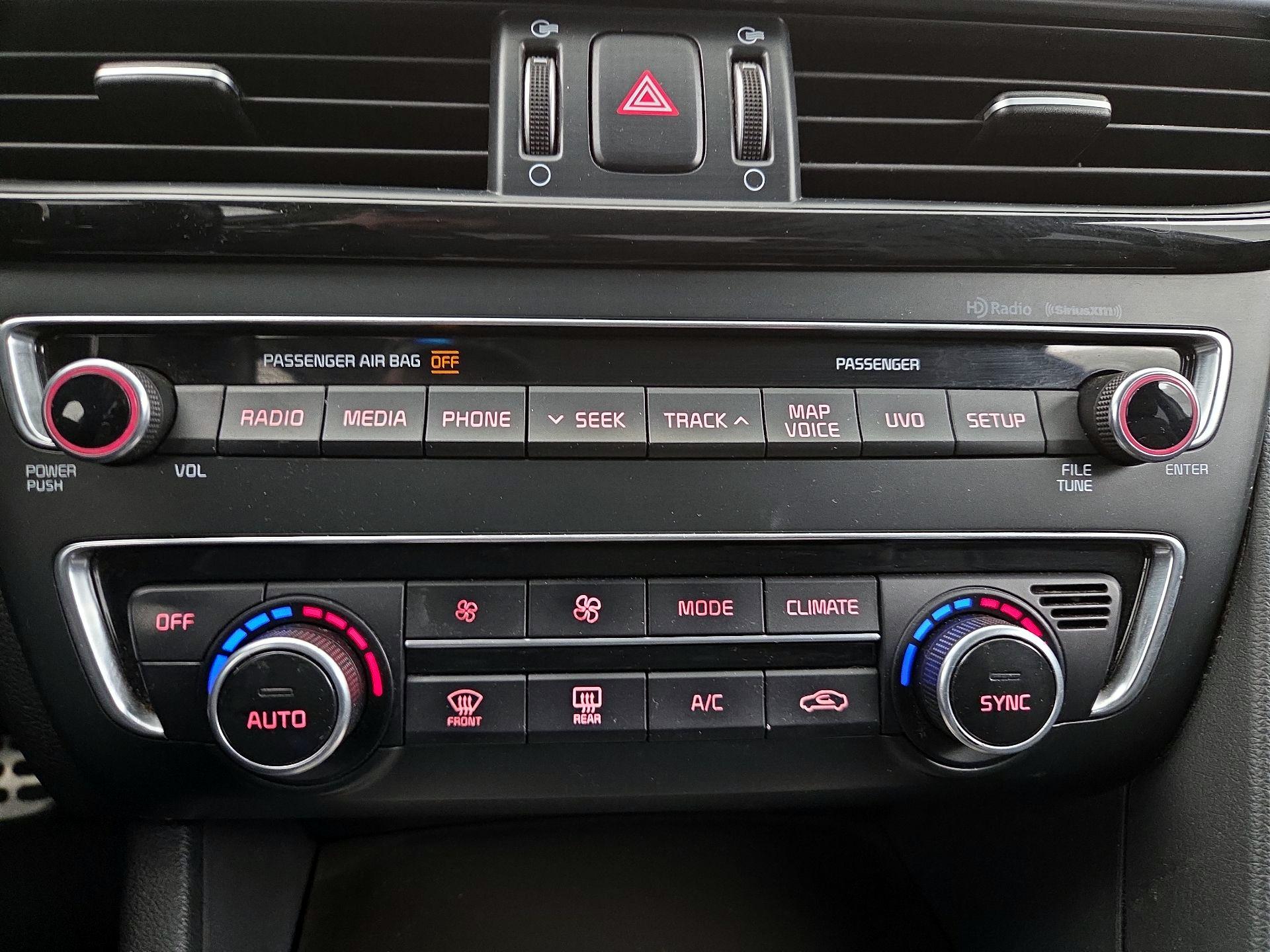 Thumbnail: 2017 Kia Optima - 17