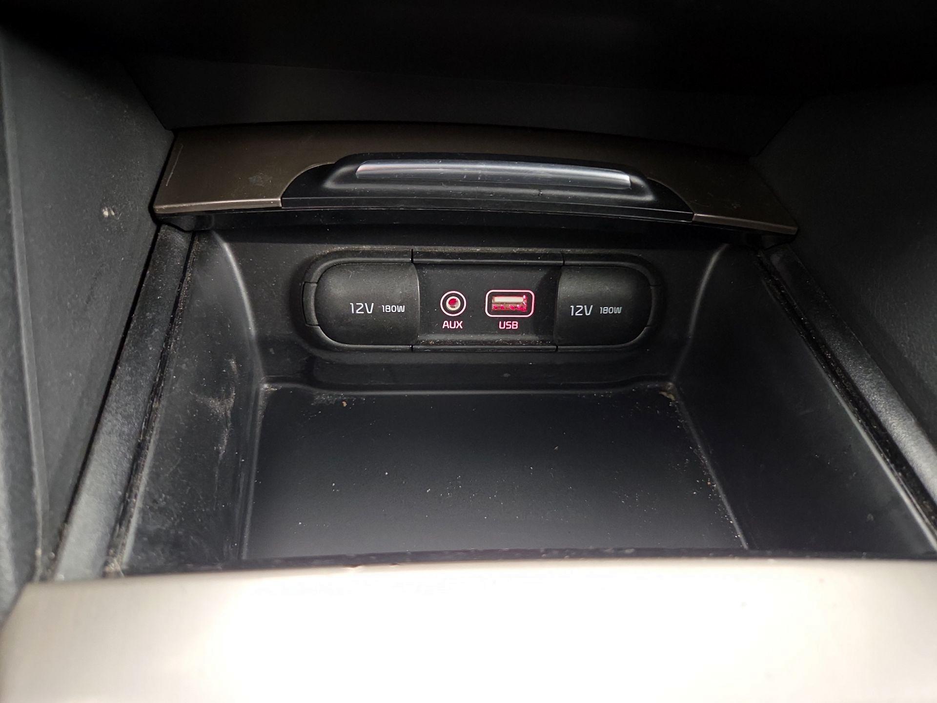 Thumbnail: 2017 Kia Optima - 19