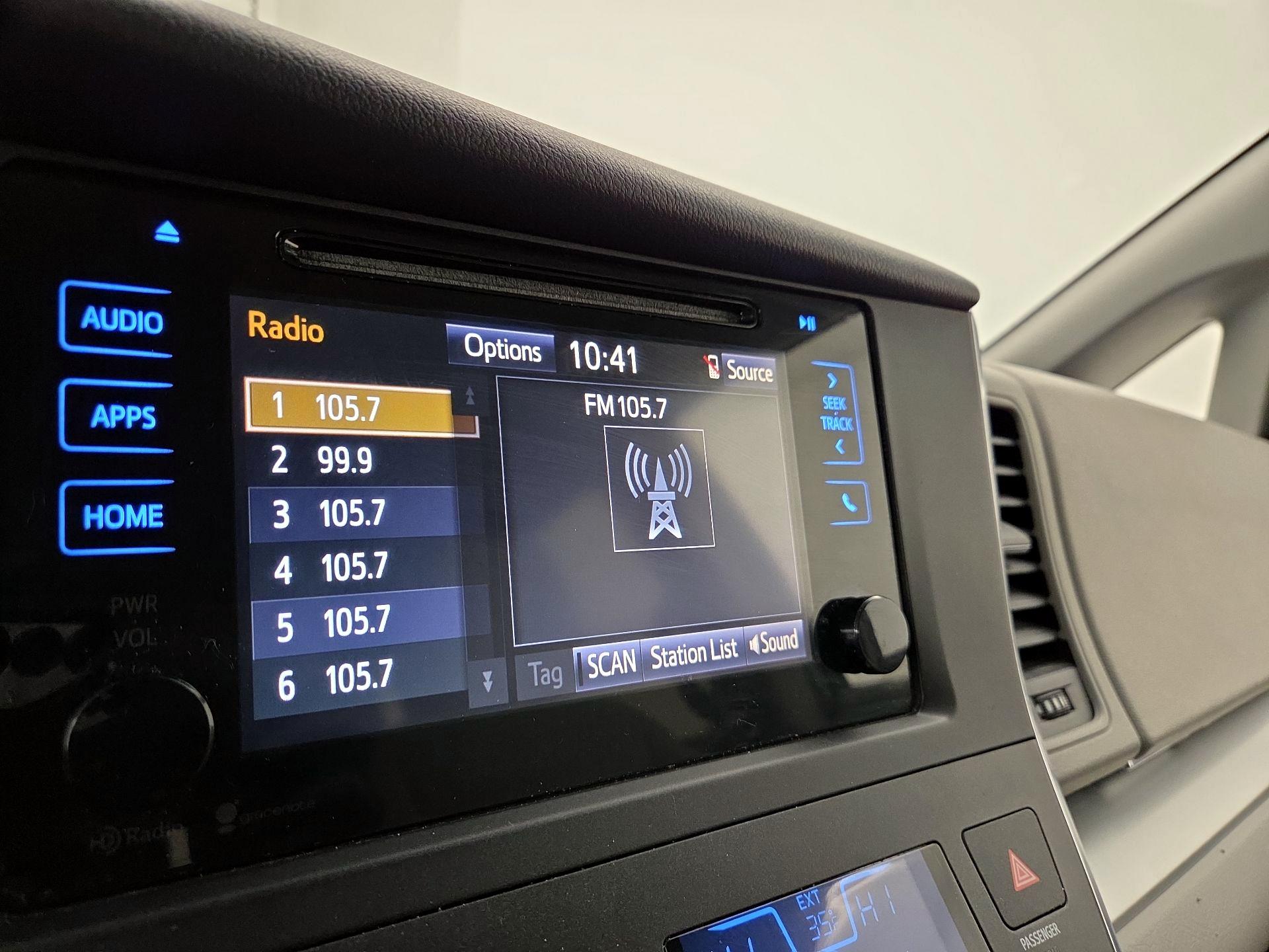 Thumbnail: 2015 Toyota Sienna - 15