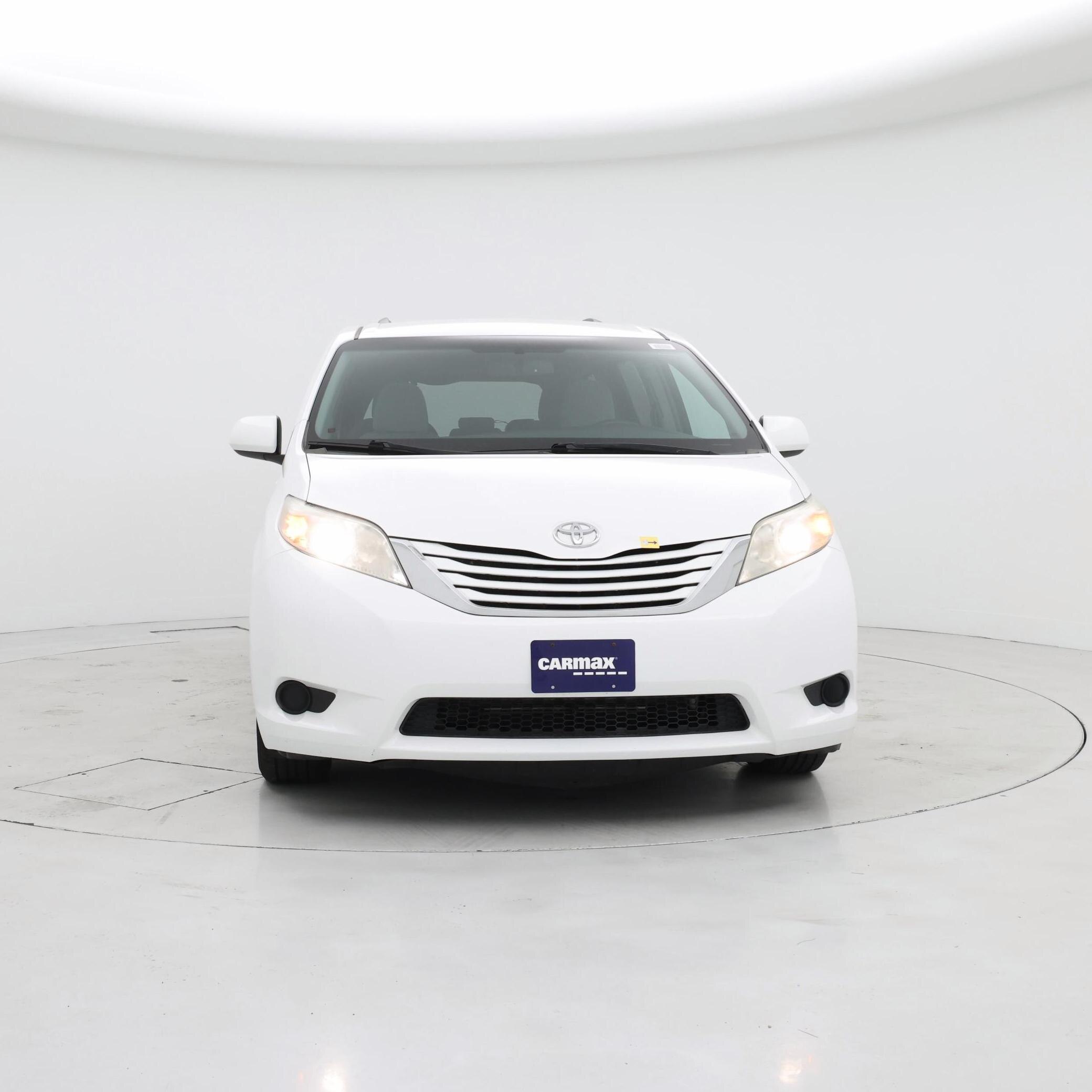 Thumbnail: 2015 Toyota Sienna - 5