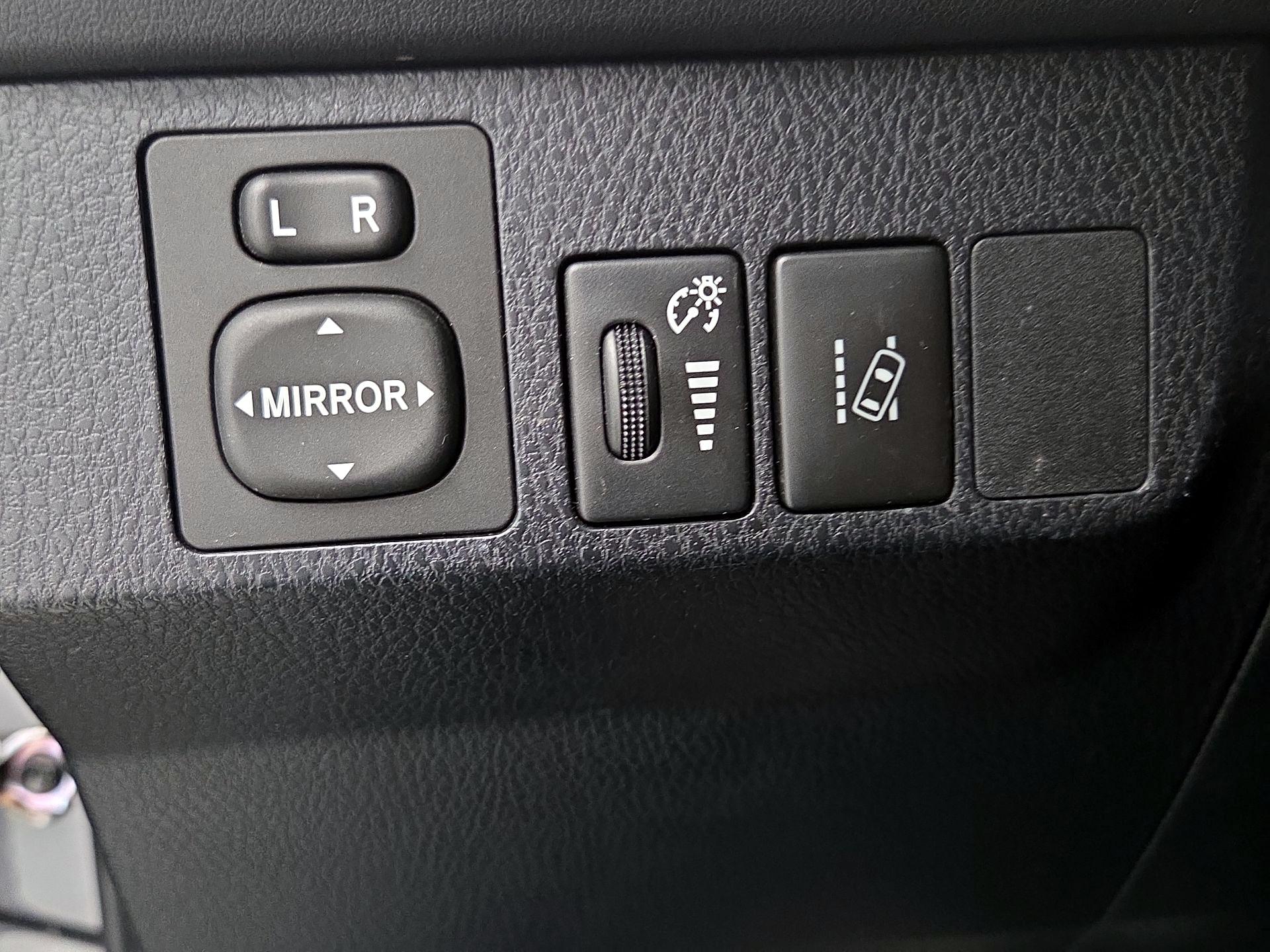 Thumbnail: 2017 Toyota RAV4 - 13