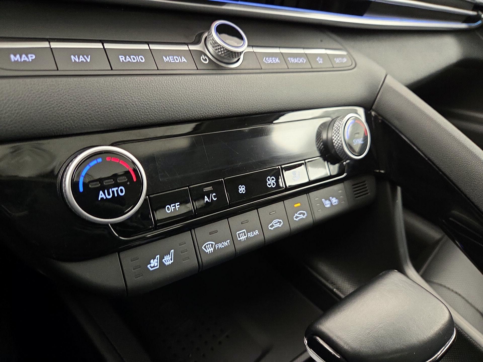 Thumbnail: 2023 Hyundai Elantra - 16