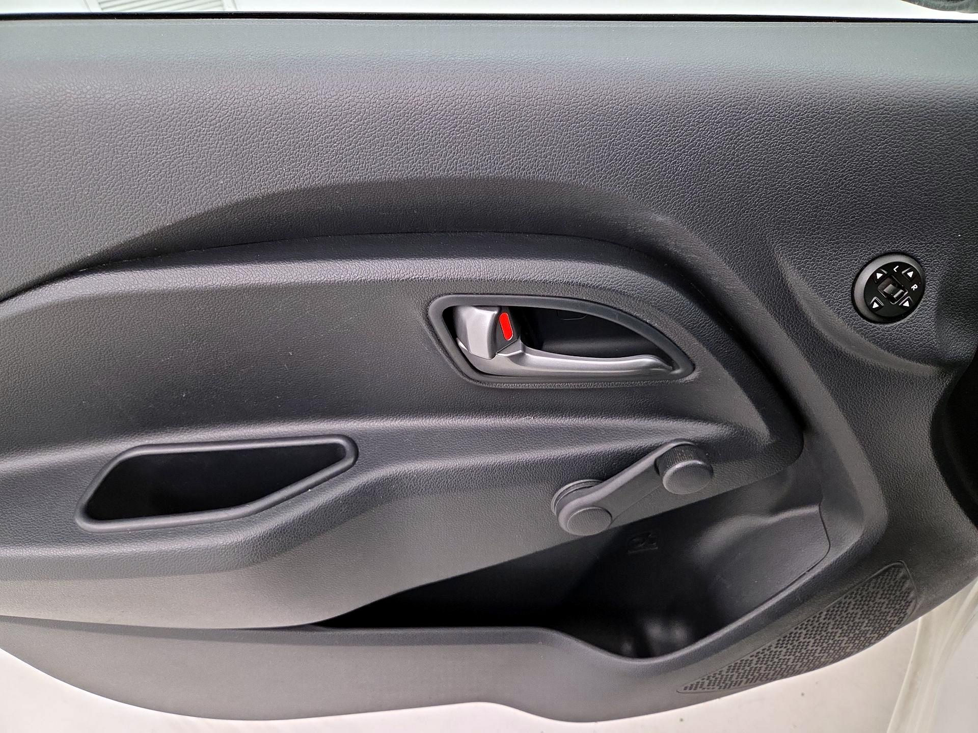 Thumbnail: 2014 Kia Rio - 12