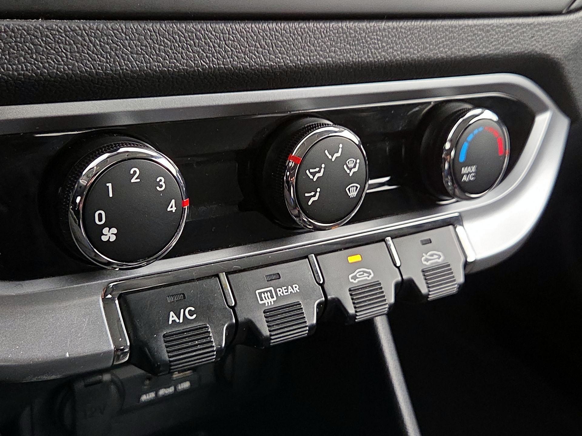 Thumbnail: 2014 Kia Rio - 15