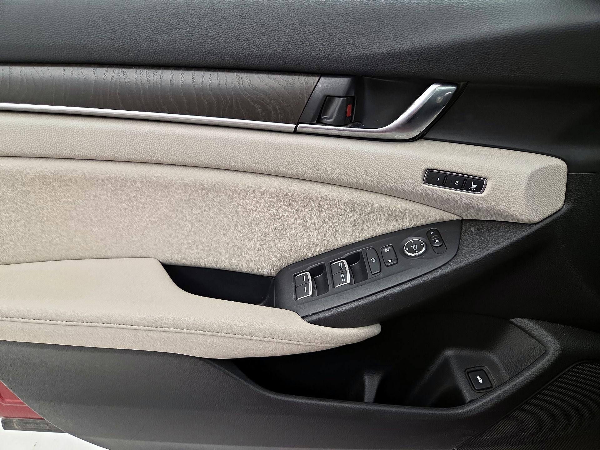 Thumbnail: 2019 Honda Accord - 12