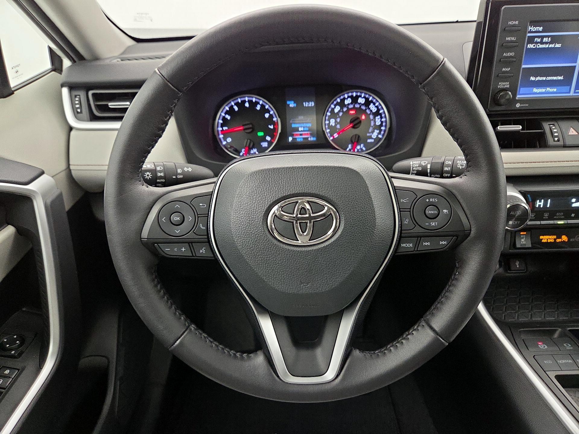 Thumbnail: 2021 Toyota RAV4 - 10