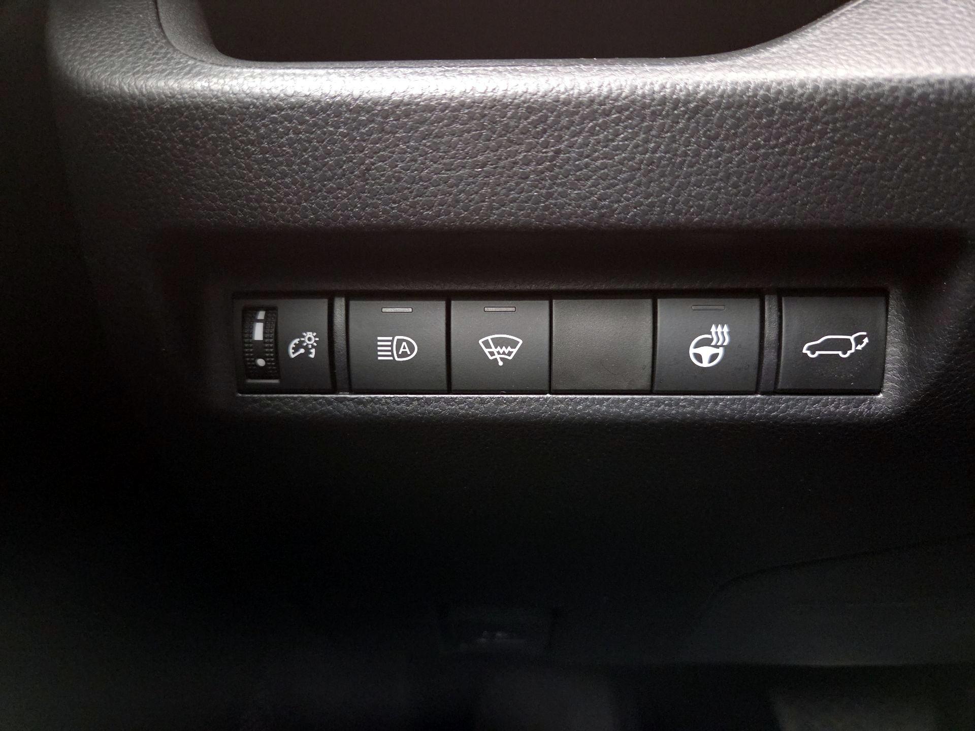 Thumbnail: 2021 Toyota RAV4 - 13