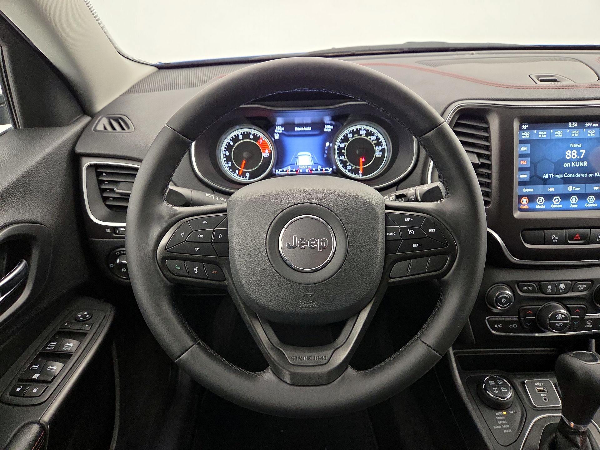 Thumbnail: 2021 Jeep Cherokee - 10