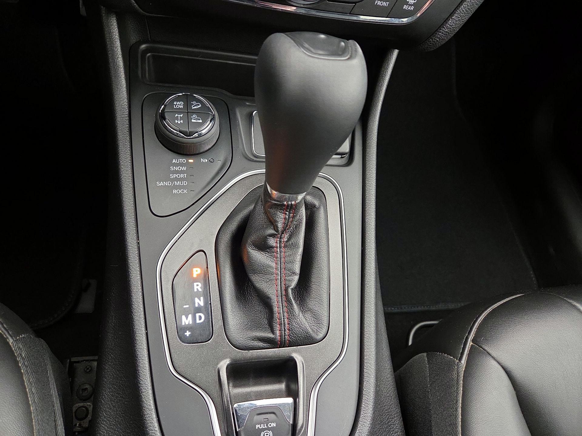 Thumbnail: 2021 Jeep Cherokee - 17