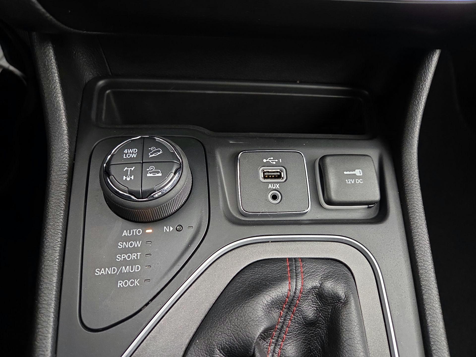 Thumbnail: 2021 Jeep Cherokee - 18