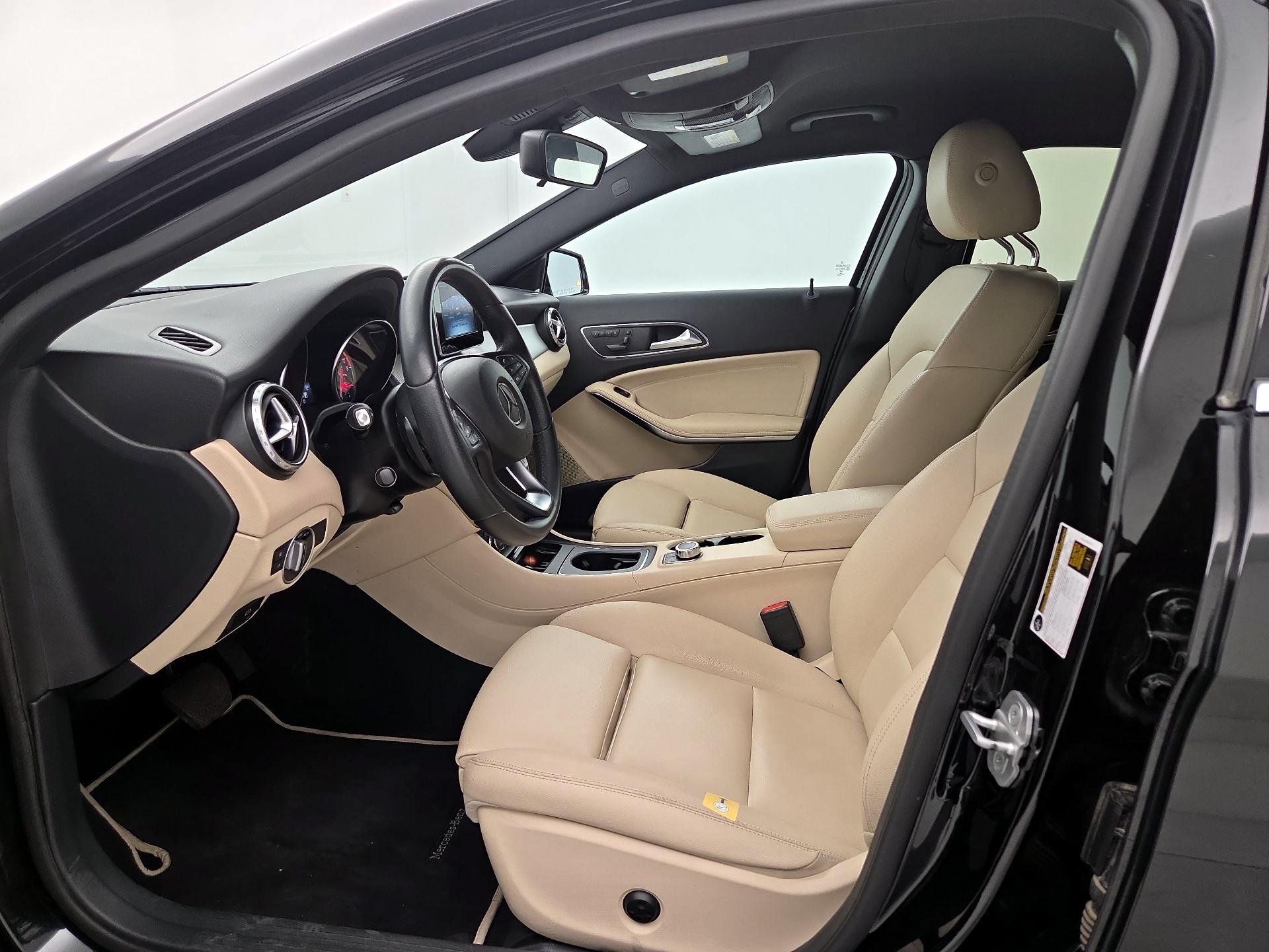 Thumbnail: 2017 Mercedes-Benz GLA - 11