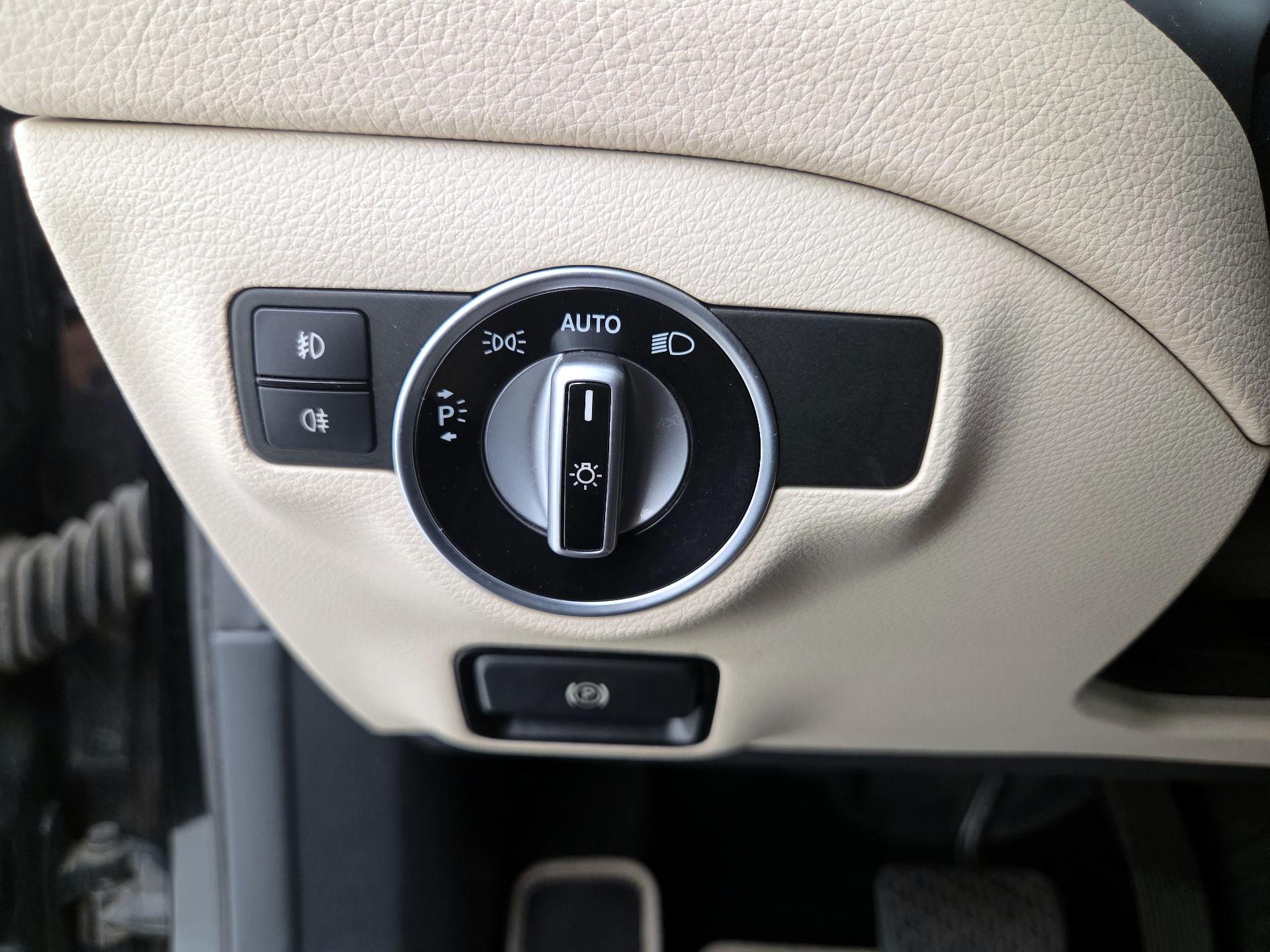 Thumbnail: 2017 Mercedes-Benz GLA - 13