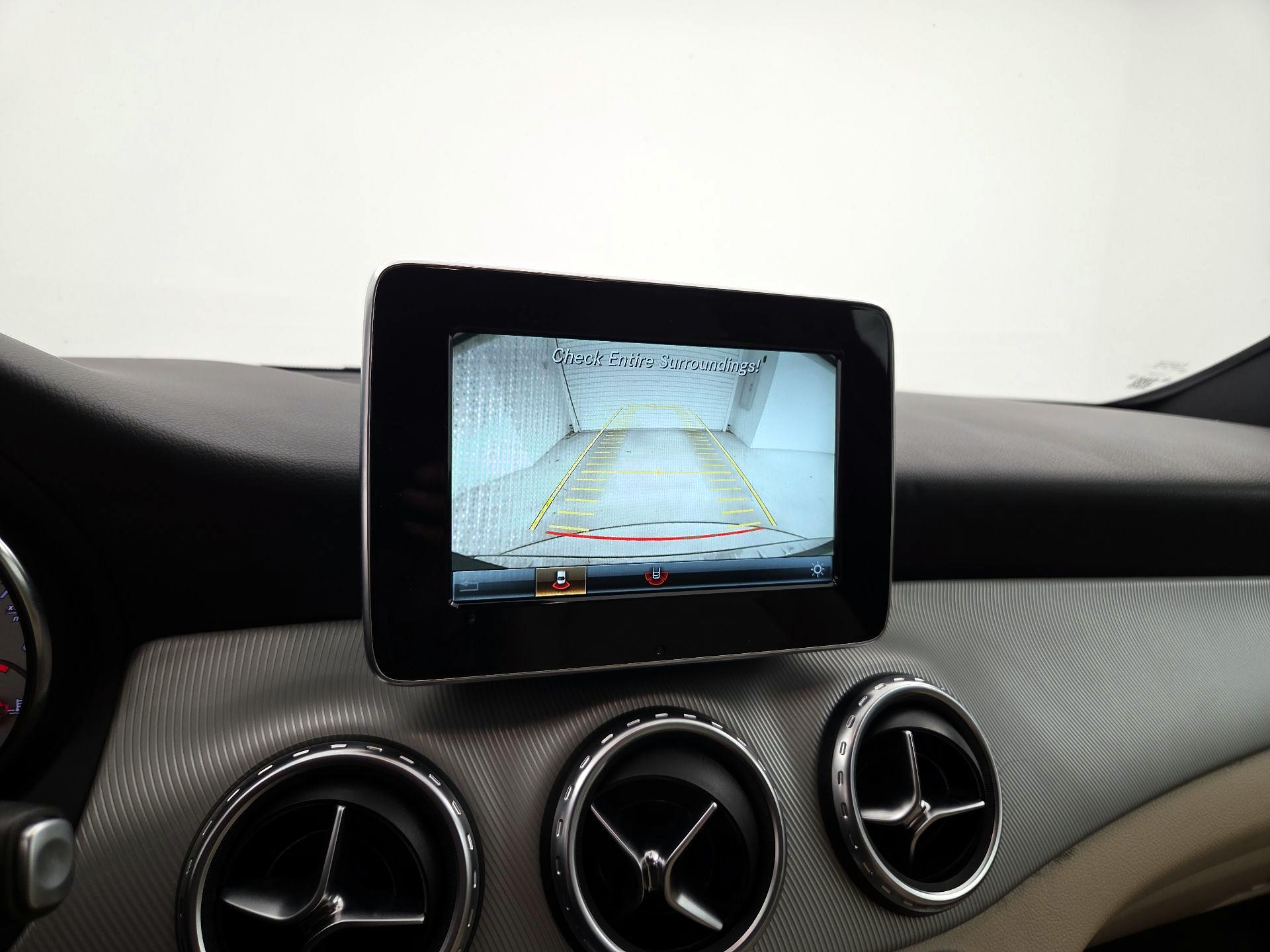 Thumbnail: 2017 Mercedes-Benz GLA - 14