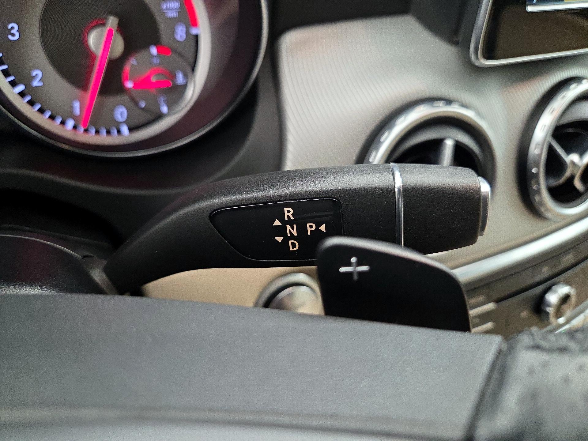 Thumbnail: 2017 Mercedes-Benz GLA - 17