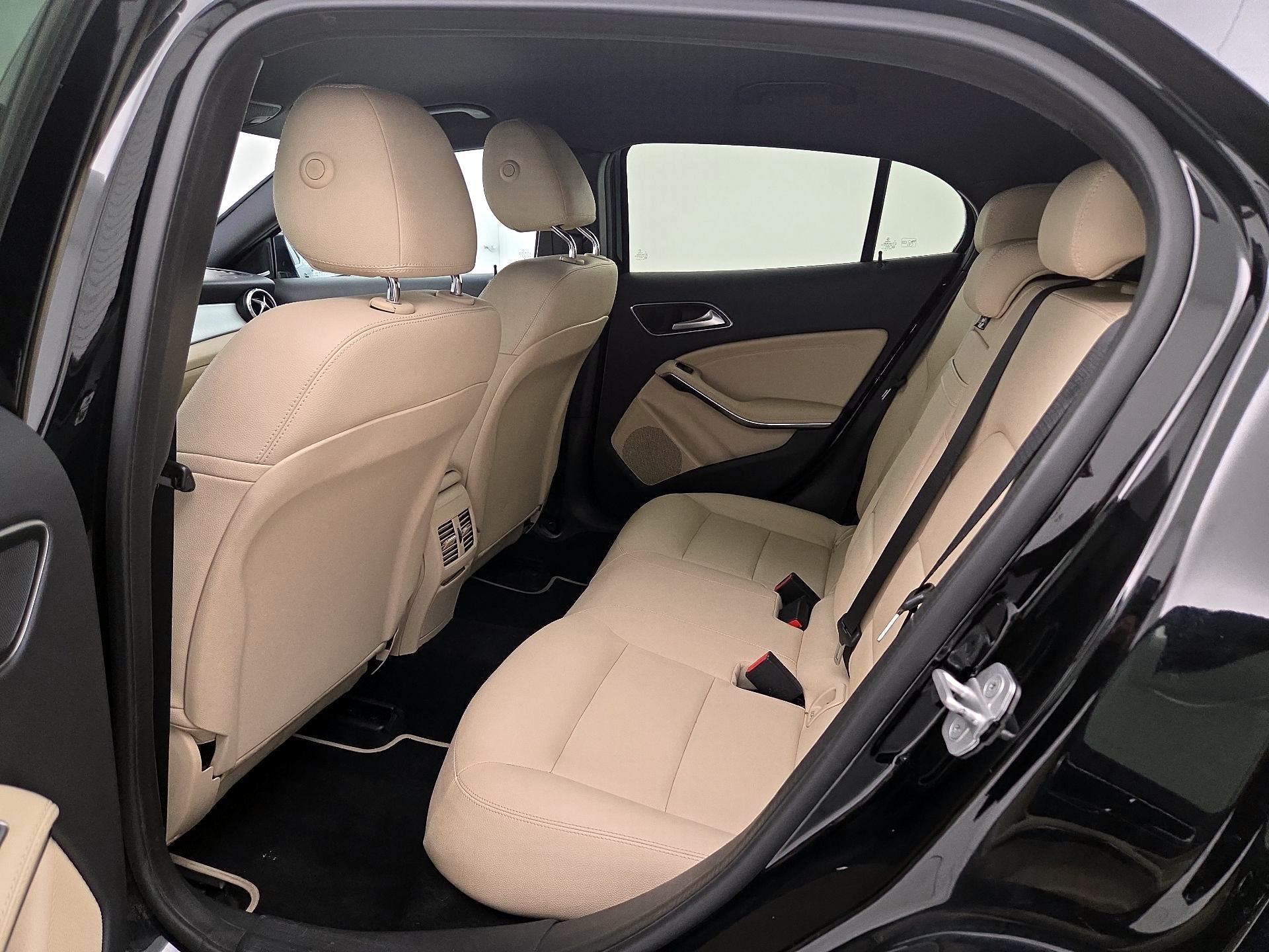 Thumbnail: 2017 Mercedes-Benz GLA - 19