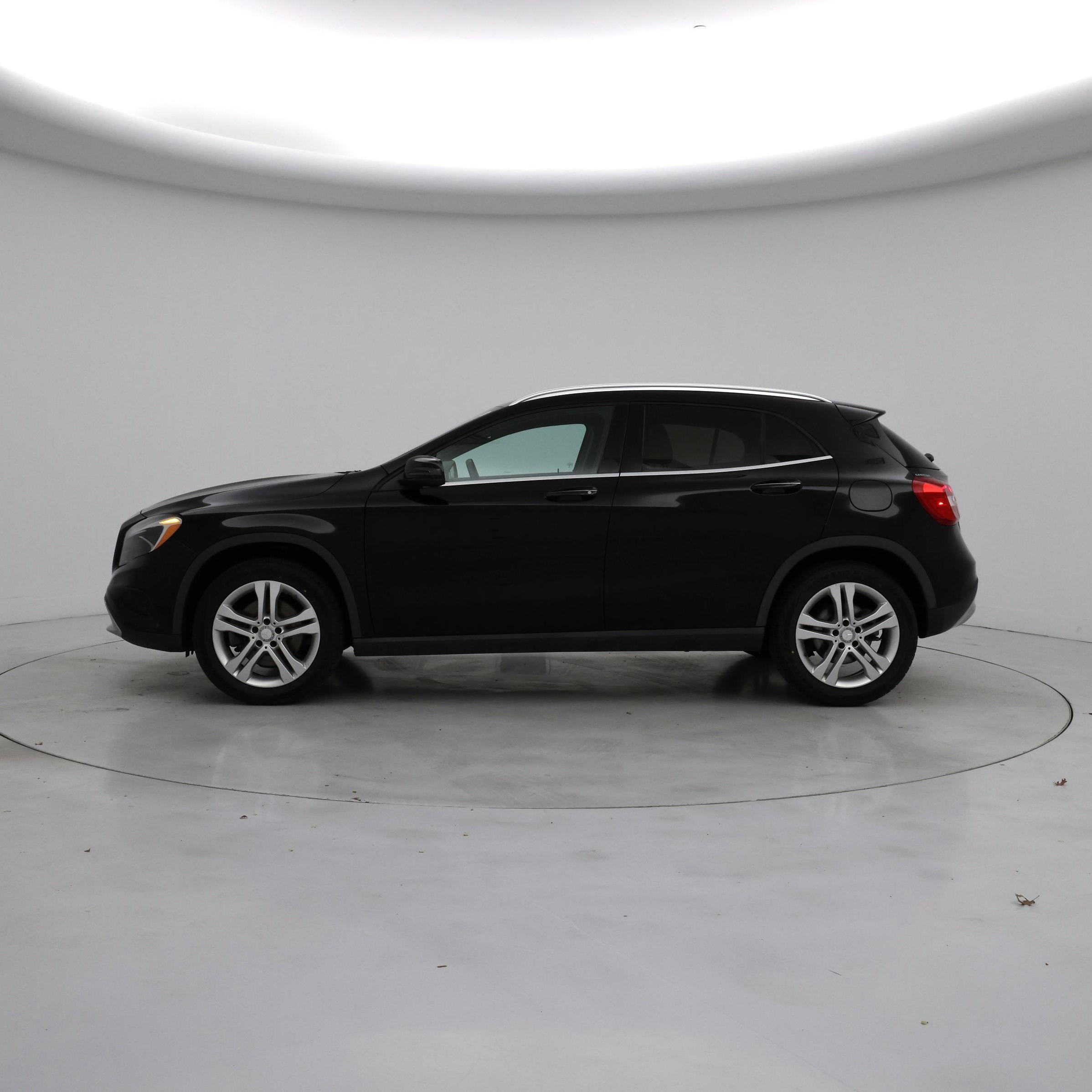 Thumbnail: 2017 Mercedes-Benz GLA - 3