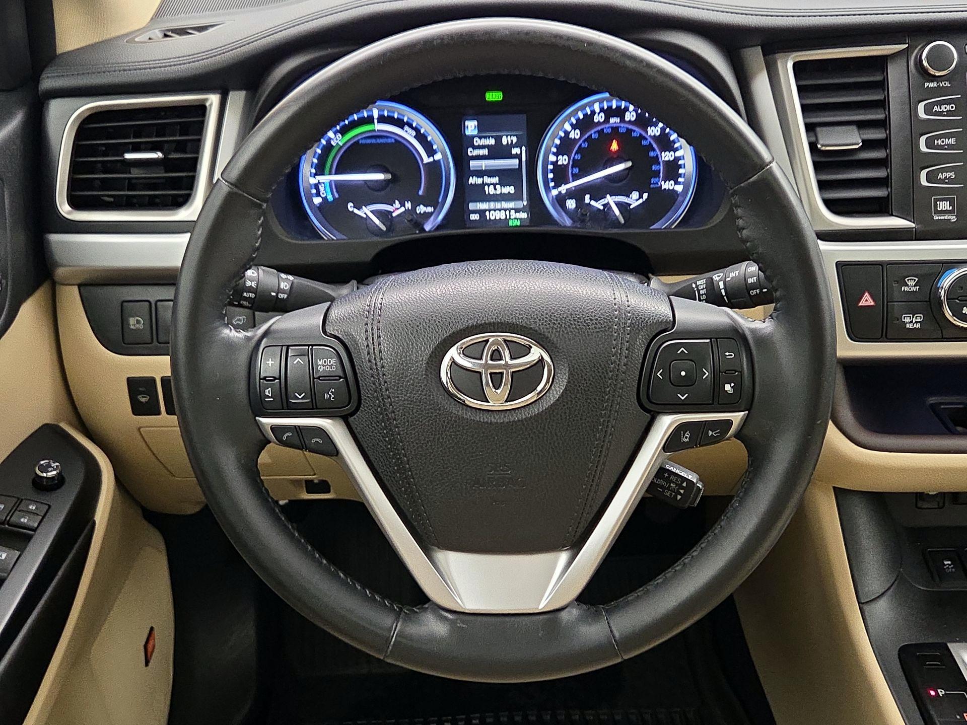 Thumbnail: 2017 Toyota Highlander - 10