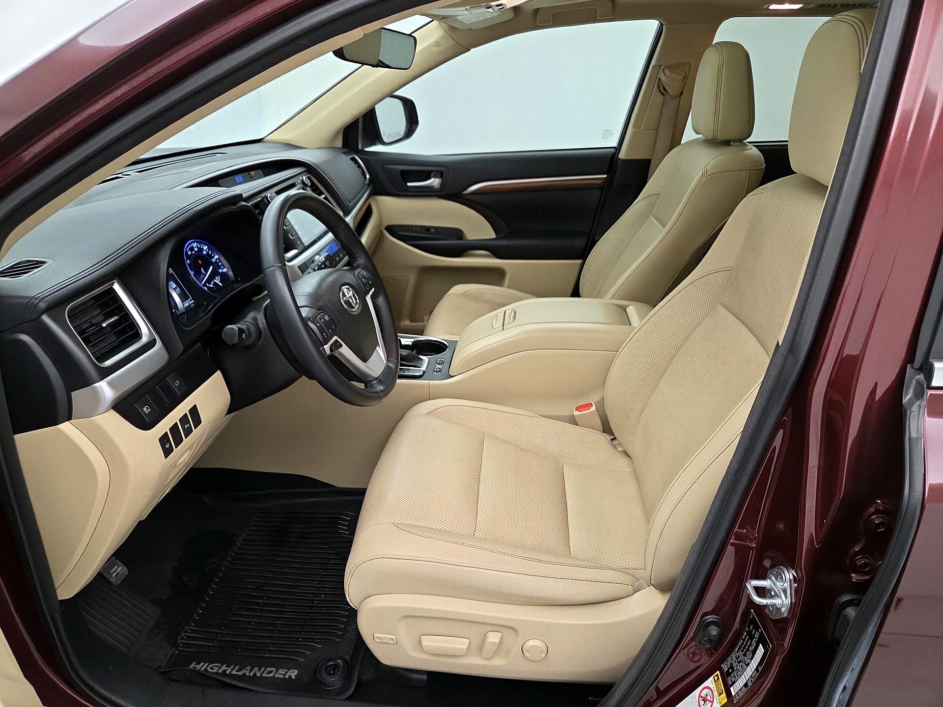 Thumbnail: 2017 Toyota Highlander - 11