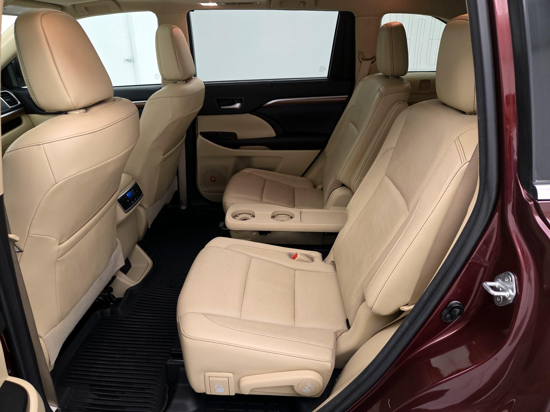 Thumbnail: 2017 Toyota Highlander - 20