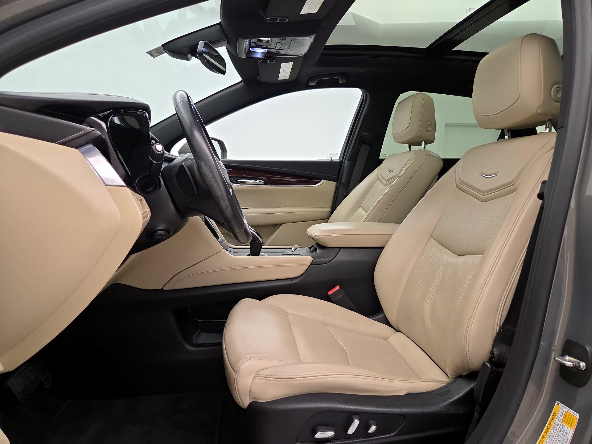 Thumbnail: 2018 Cadillac XT5 - 11