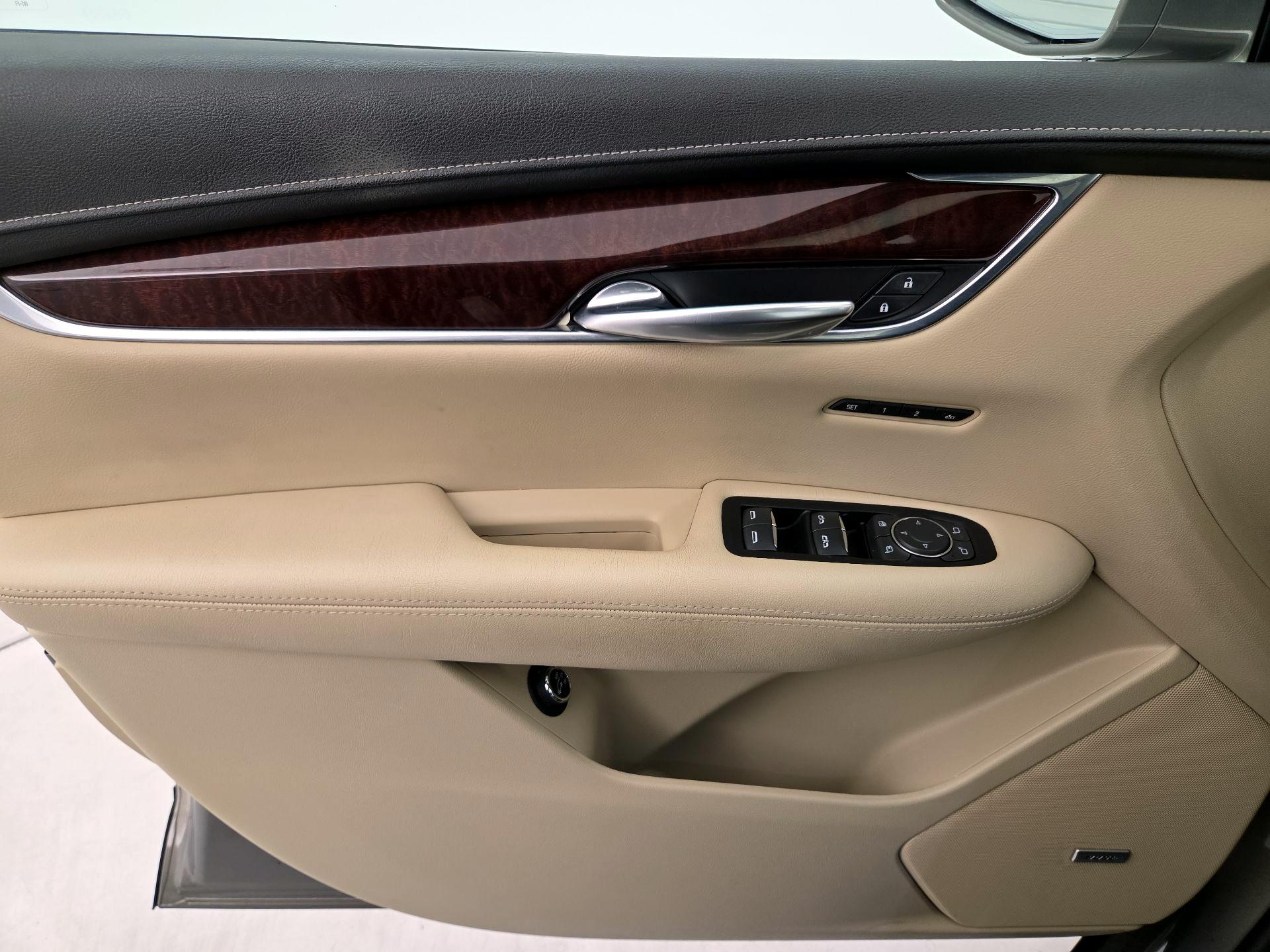 Thumbnail: 2018 Cadillac XT5 - 12