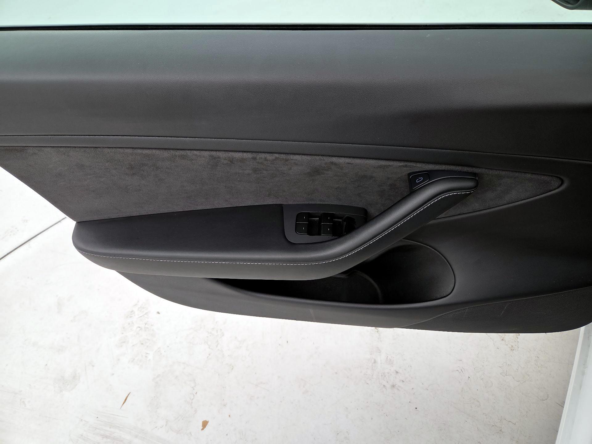 Thumbnail: 2021 Tesla Model 3 - 12