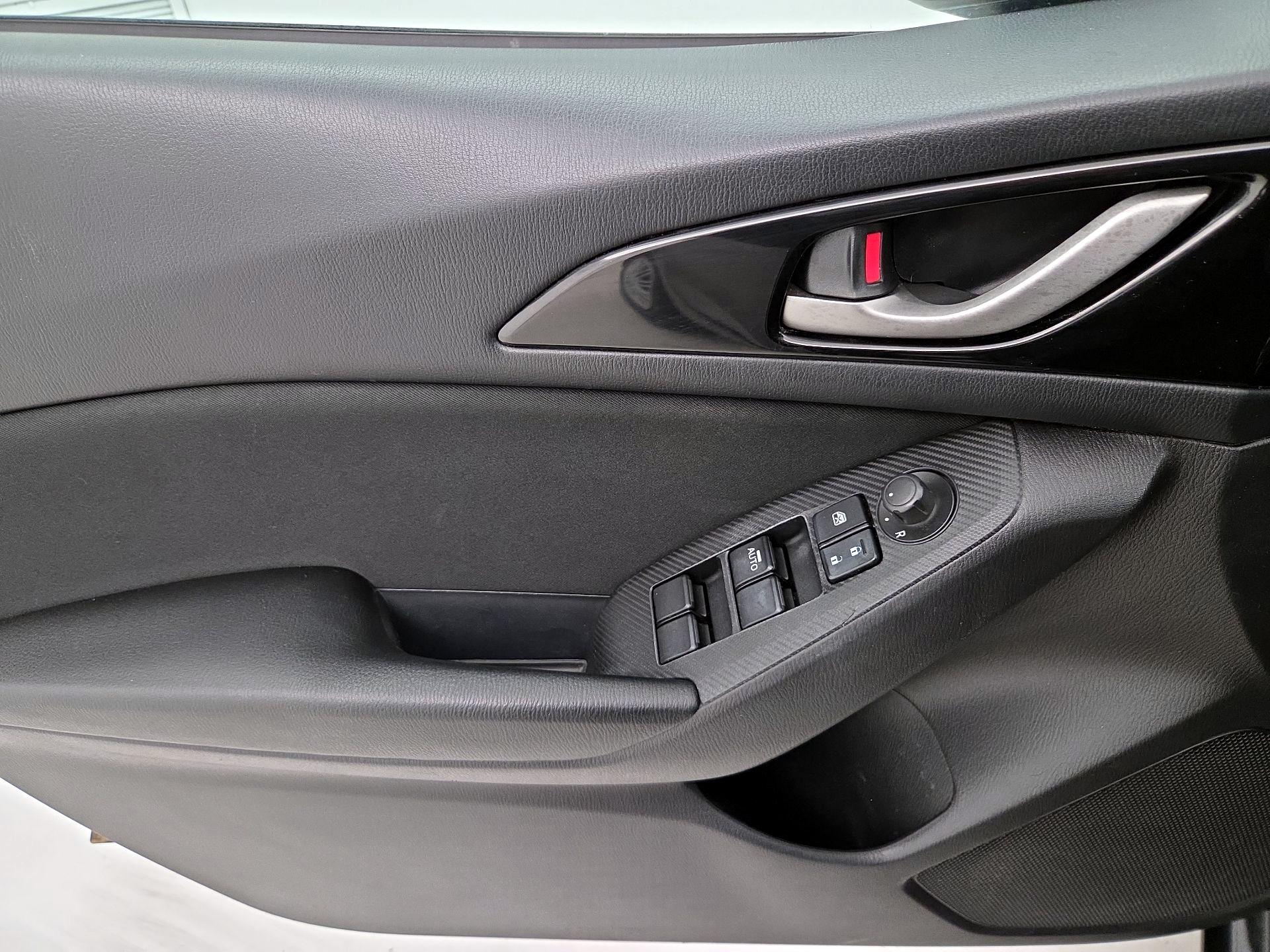 Thumbnail: 2015 Mazda Mazda3 - 12