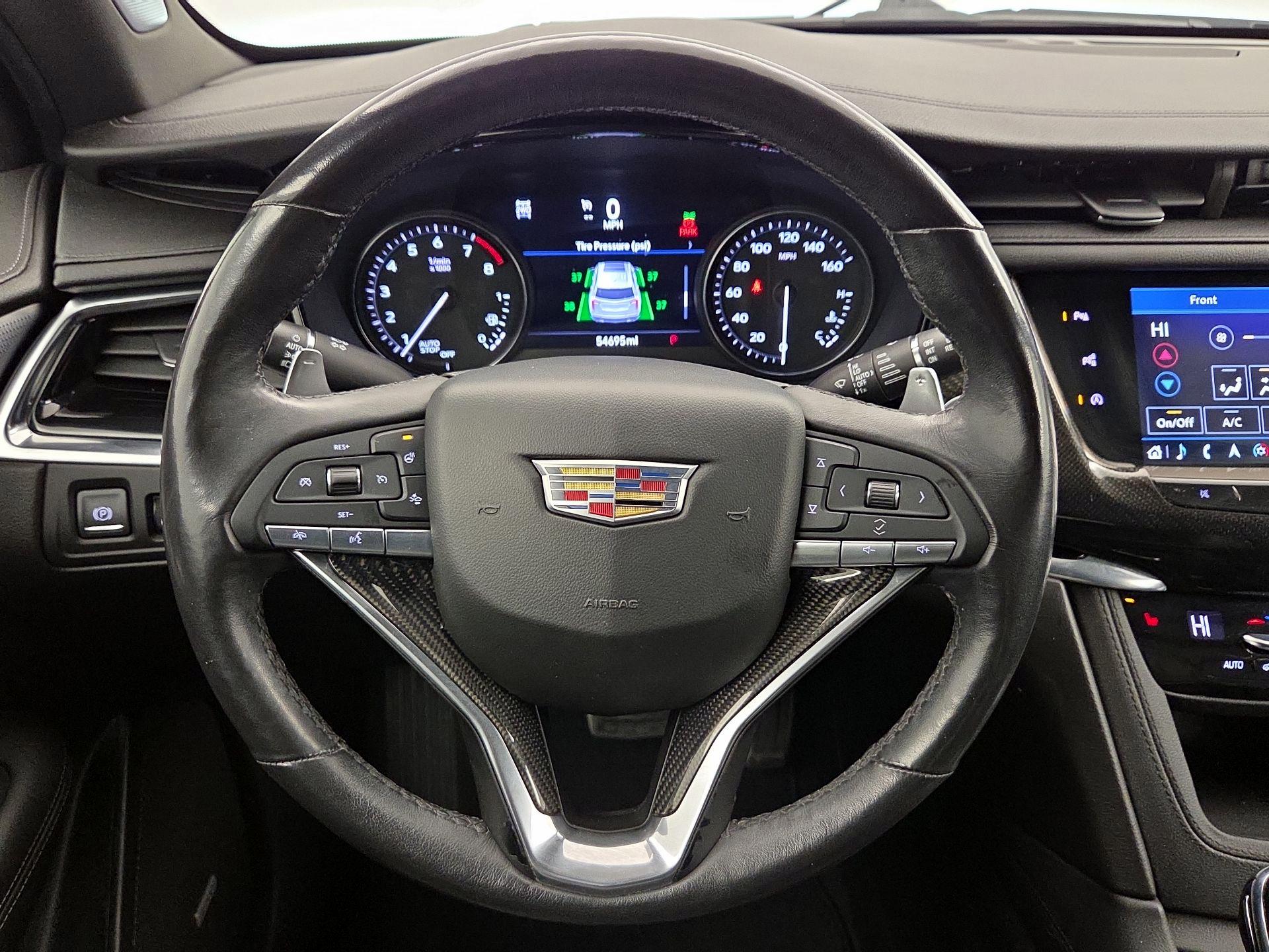 Thumbnail: 2020 Cadillac XT6 - 10