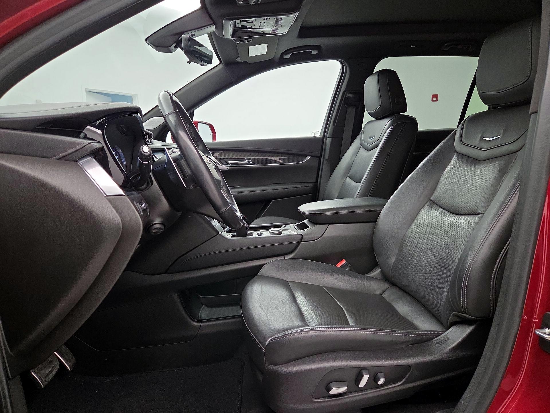 Thumbnail: 2020 Cadillac XT6 - 11