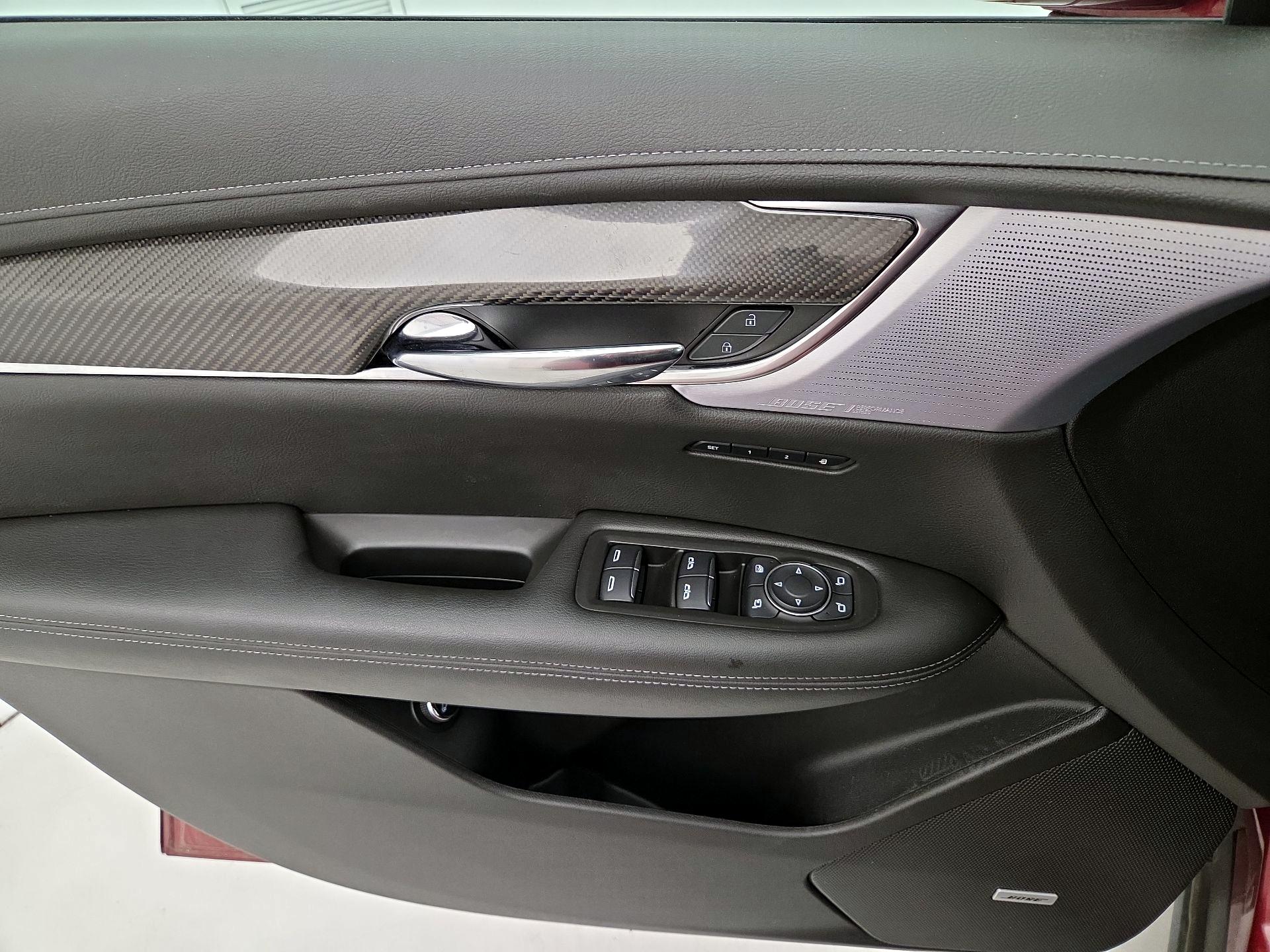 Thumbnail: 2020 Cadillac XT6 - 12