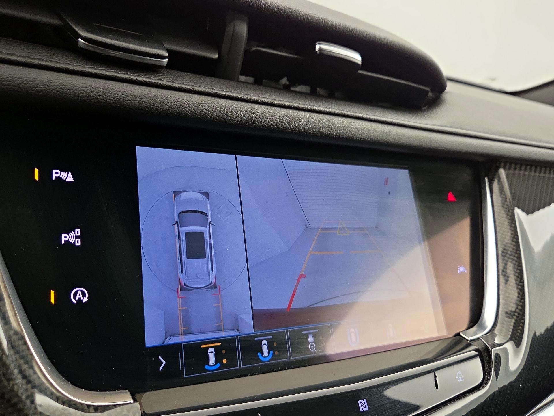 Thumbnail: 2020 Cadillac XT6 - 14