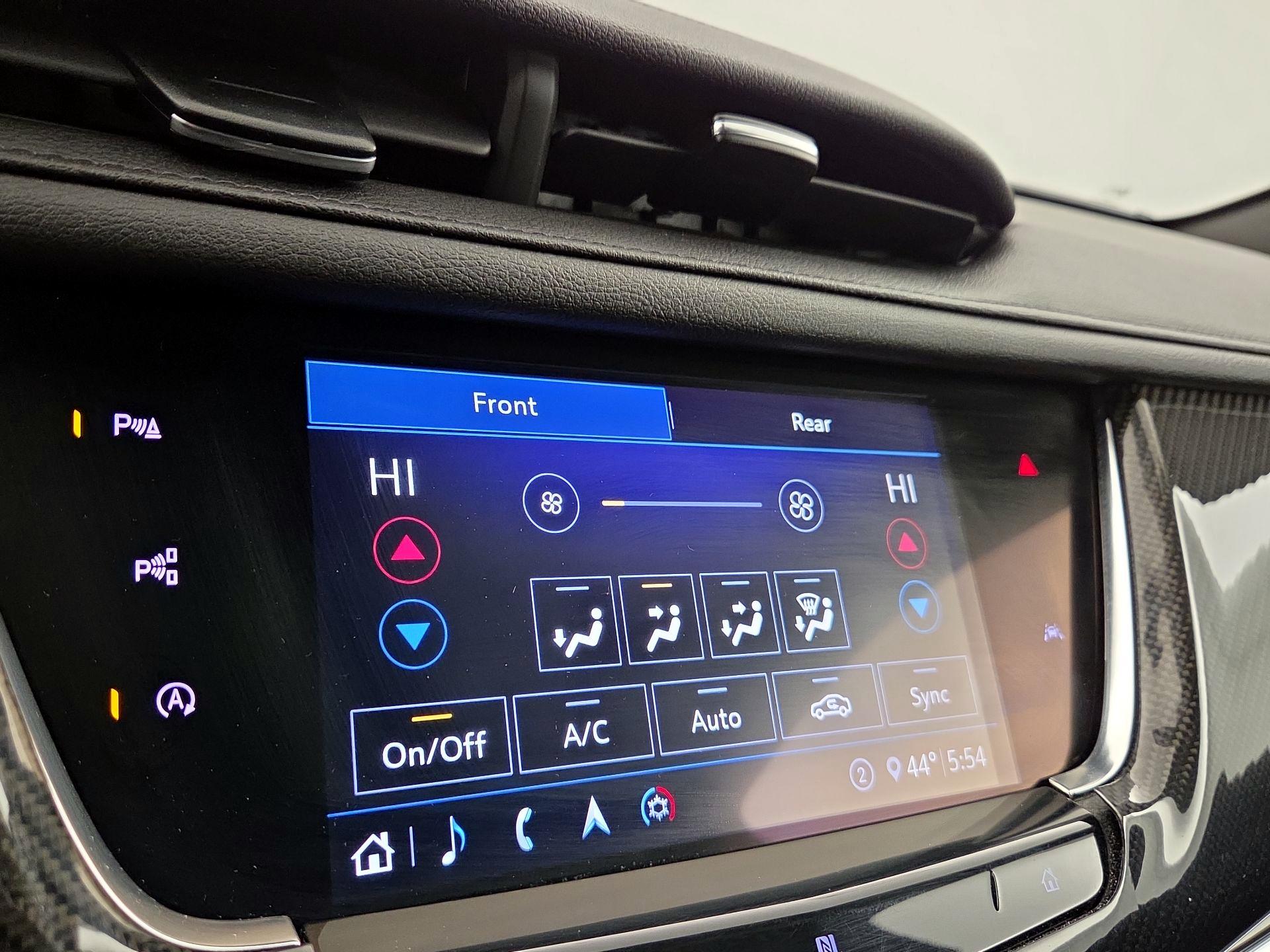 Thumbnail: 2020 Cadillac XT6 - 15